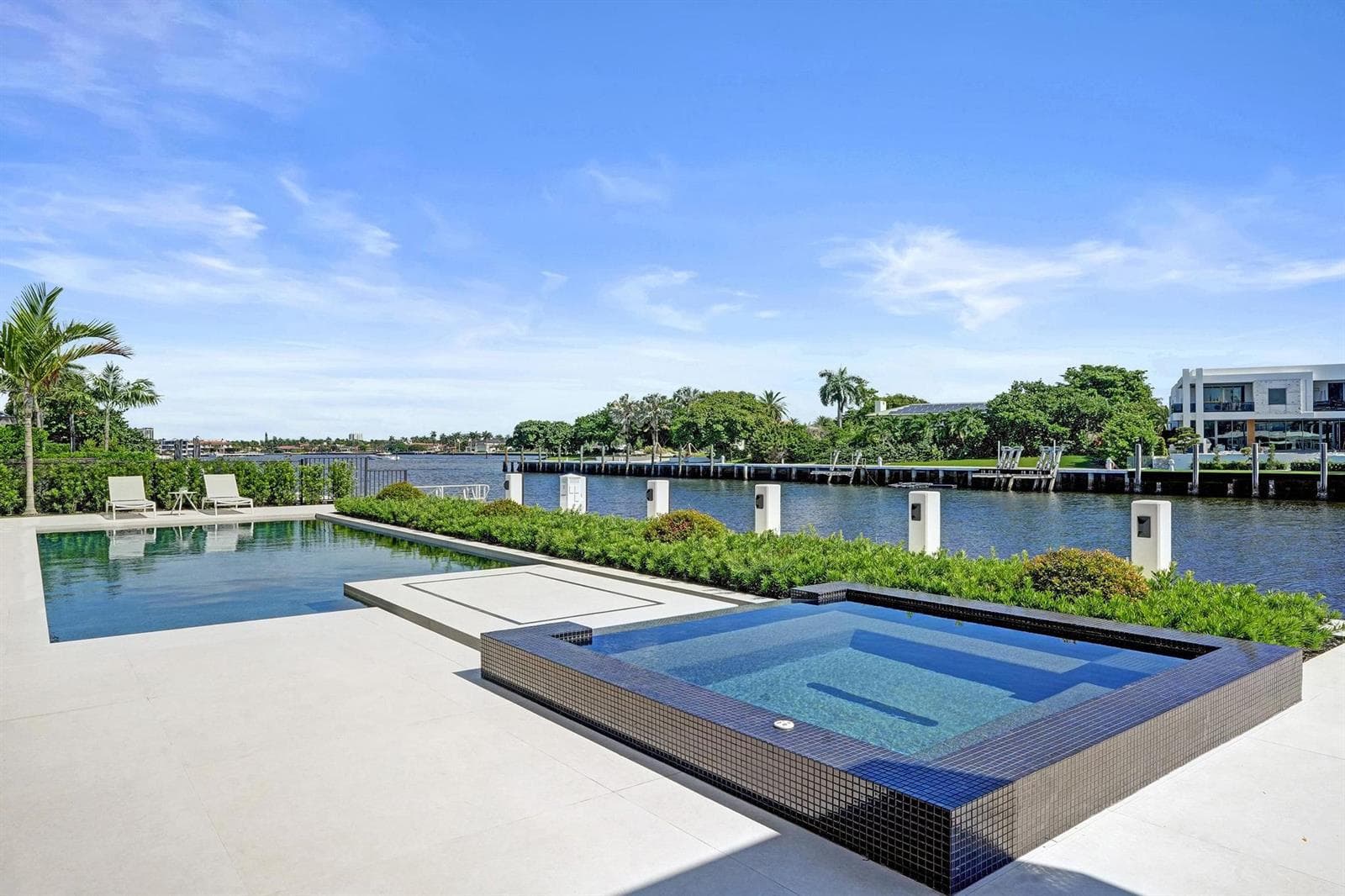 23 Isla Bahia Dr