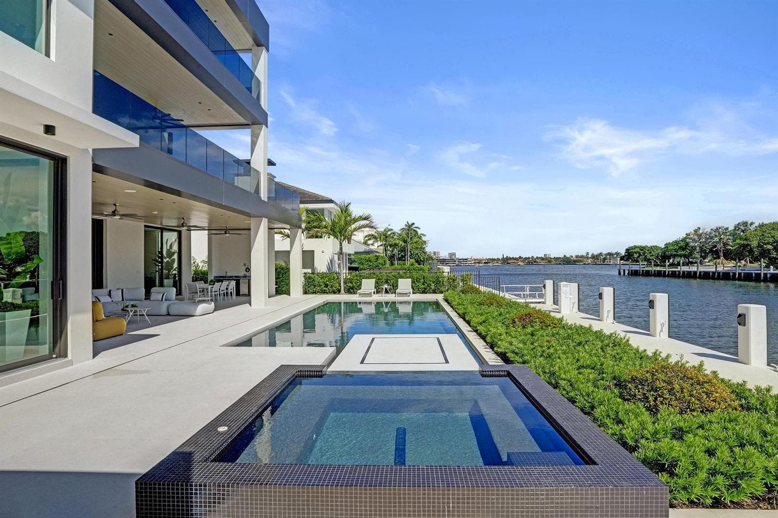 23 Isla Bahia Dr