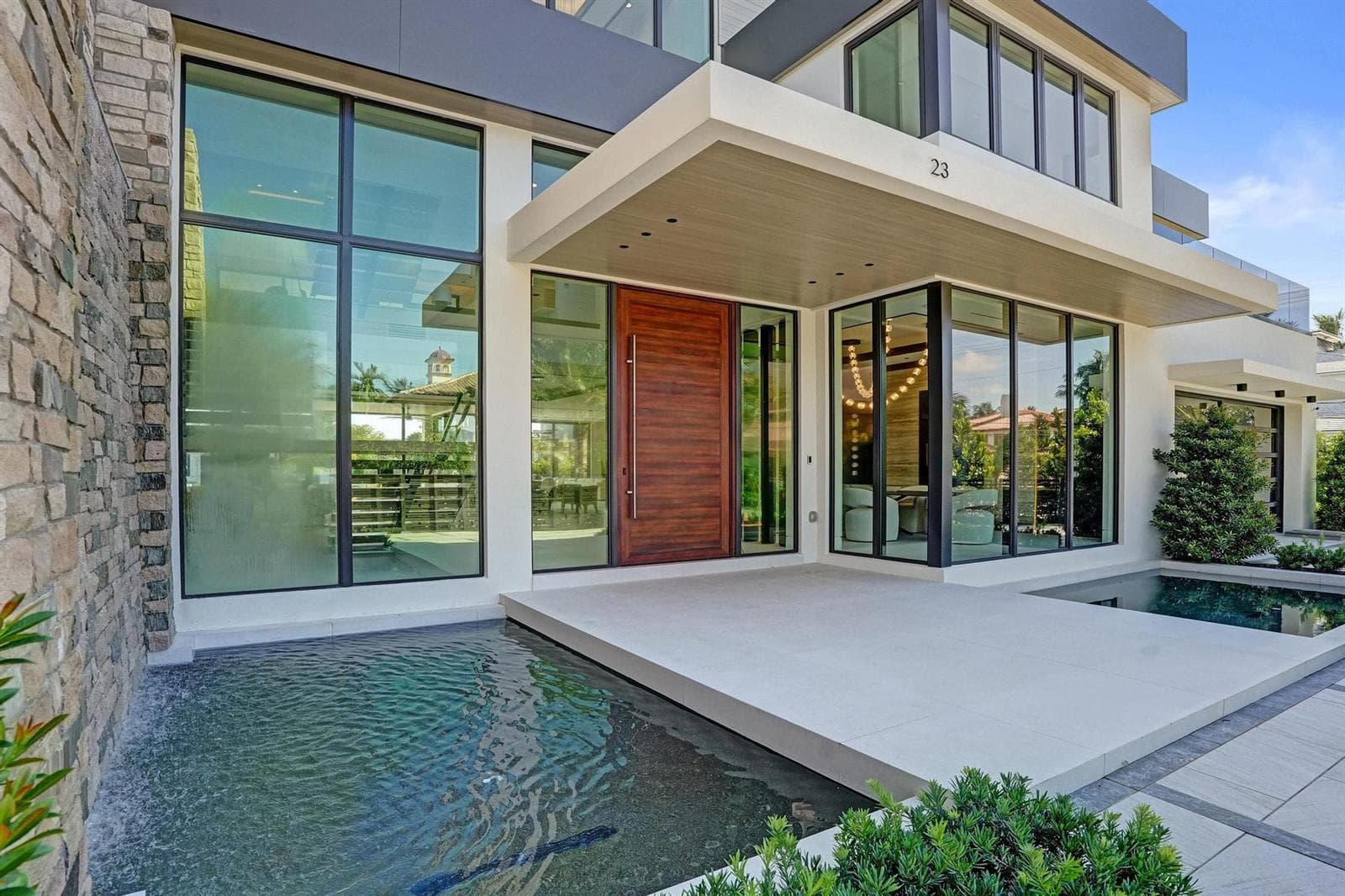 23 Isla Bahia Dr