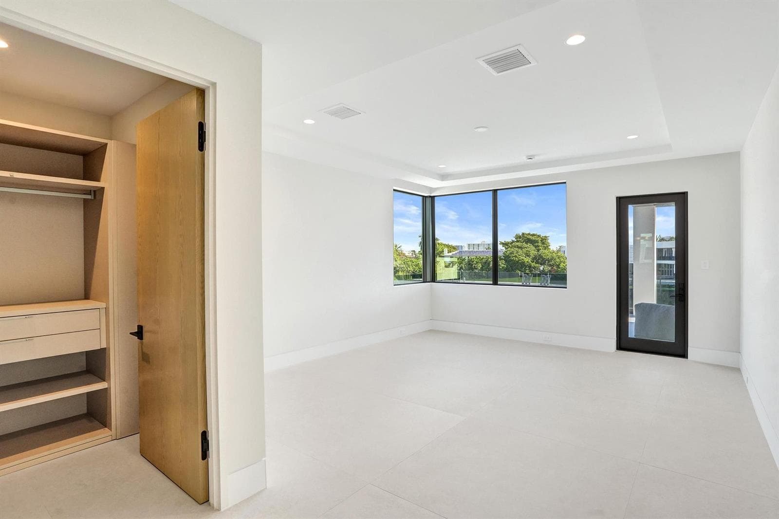 23 Isla Bahia Dr