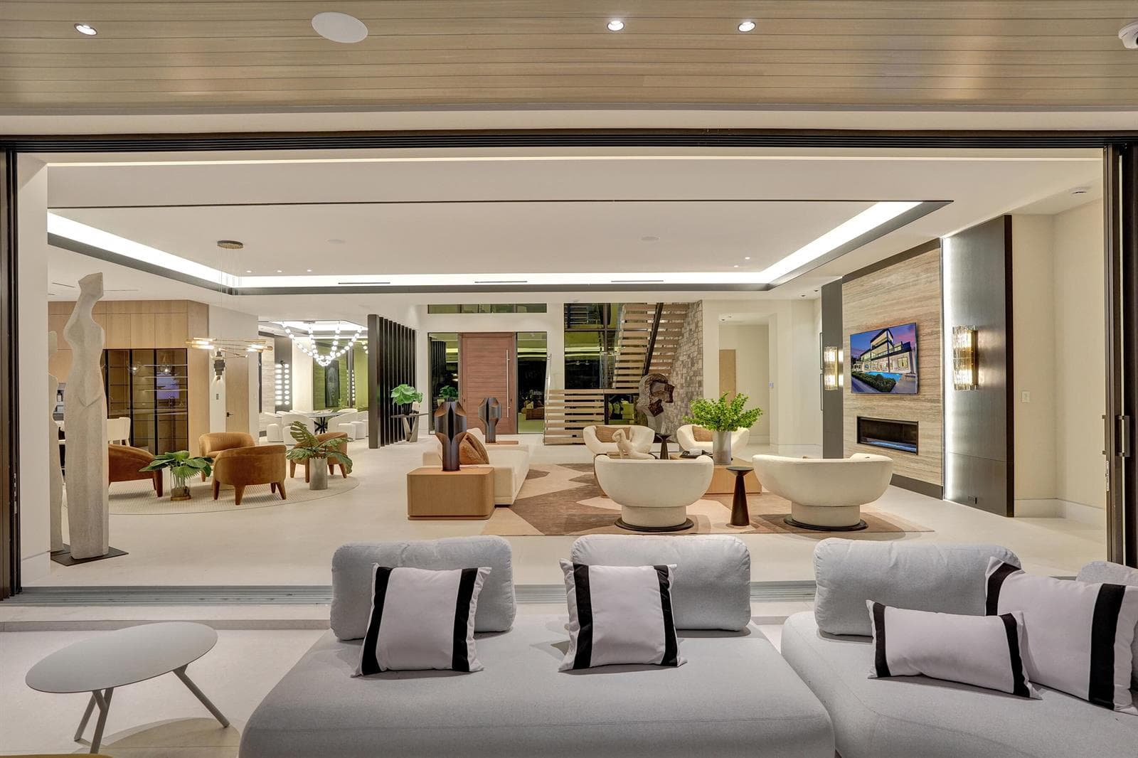 23 Isla Bahia Dr