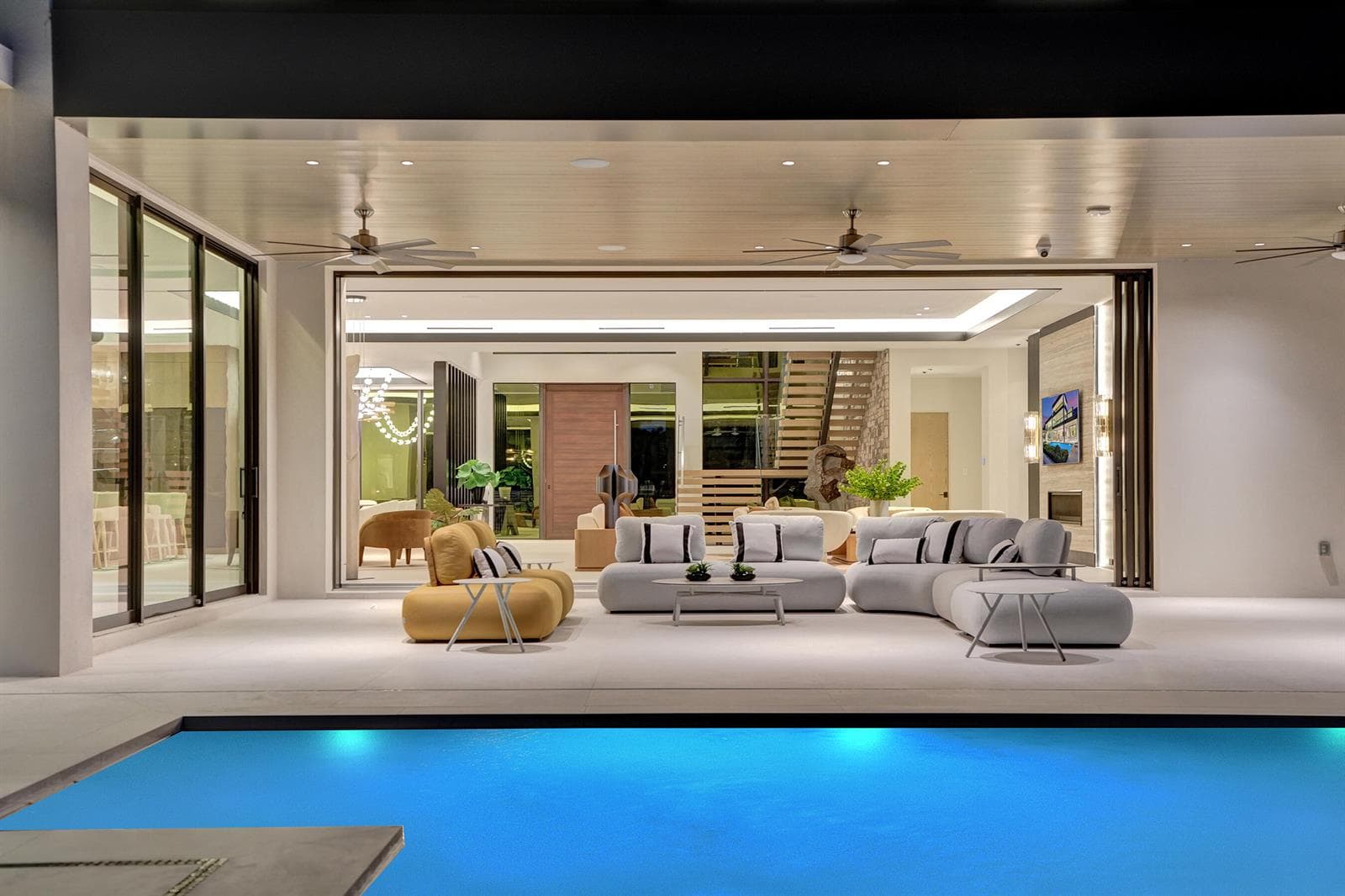23 Isla Bahia Dr