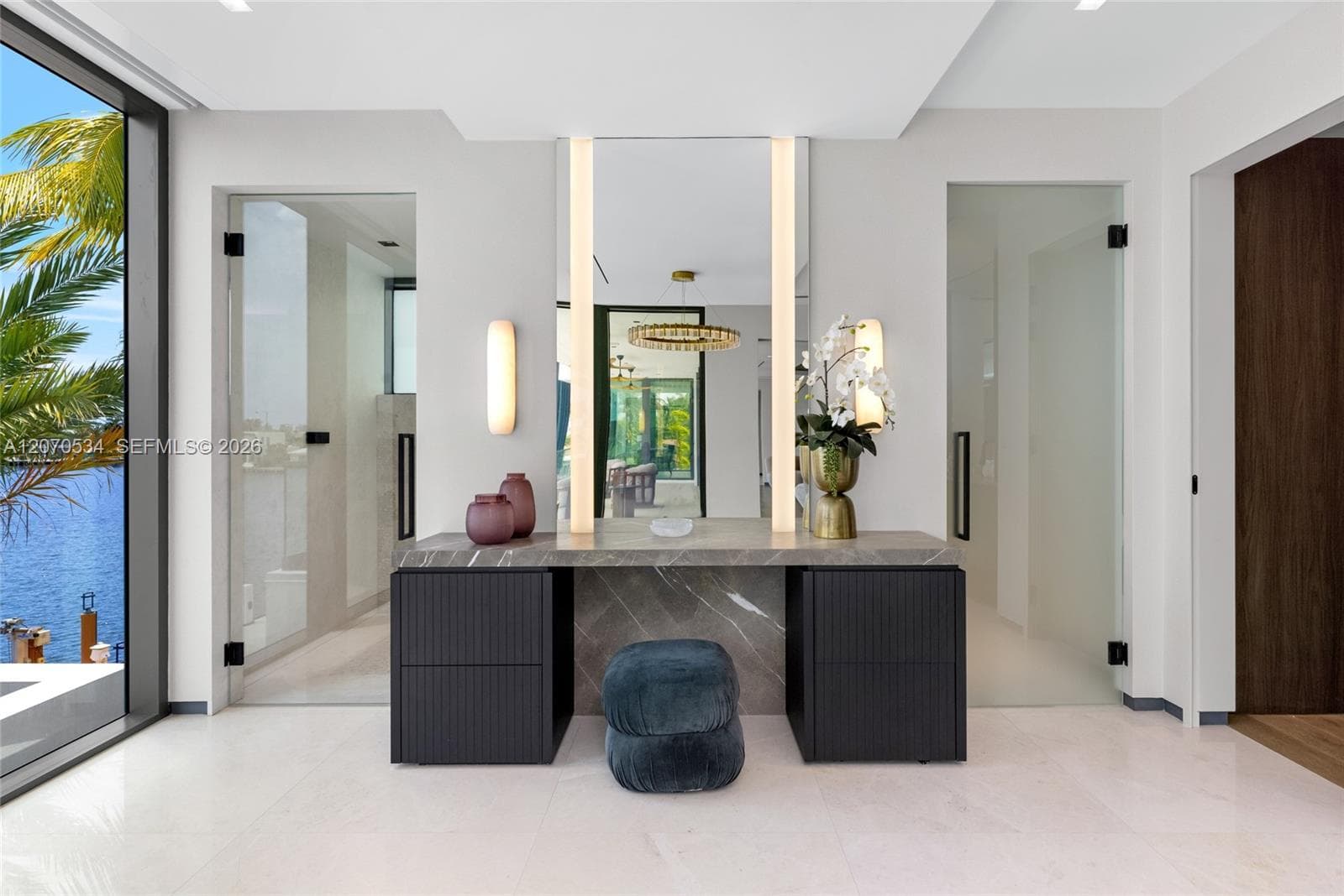 1400 W Lake Dr