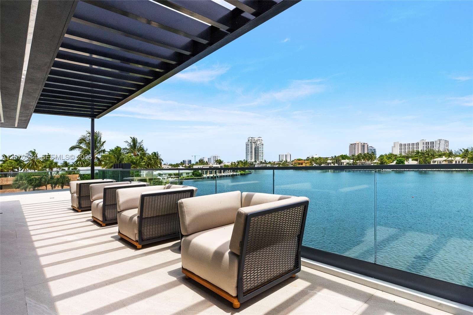 1400 W Lake Dr