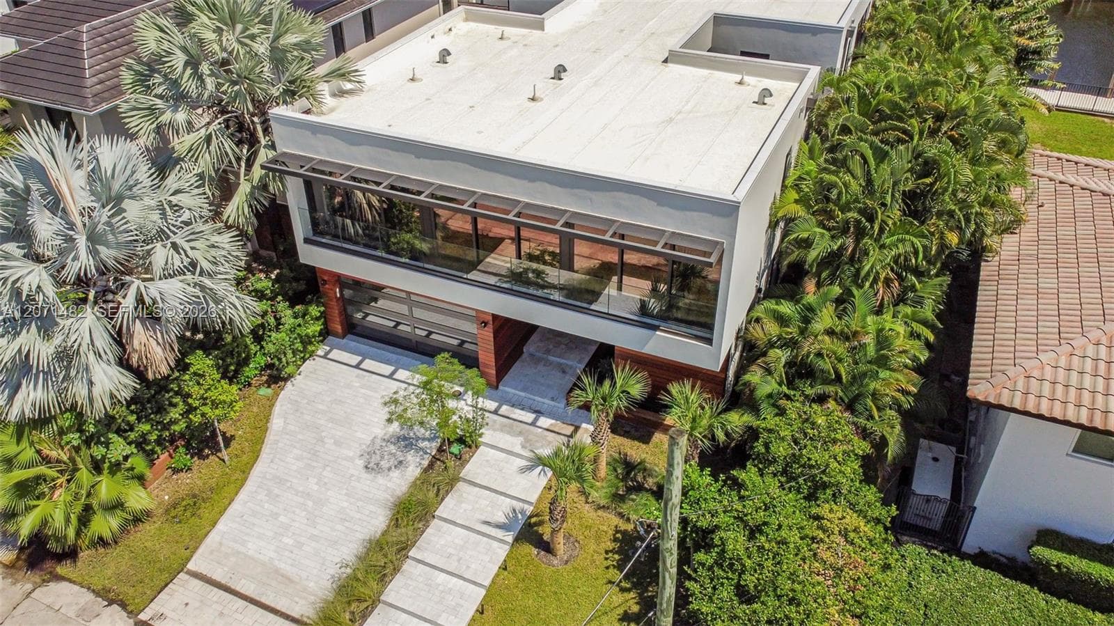 620 Solar Isle Dr