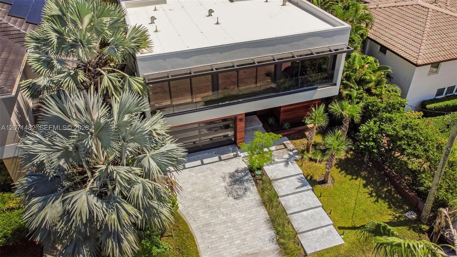 620 Solar Isle Dr