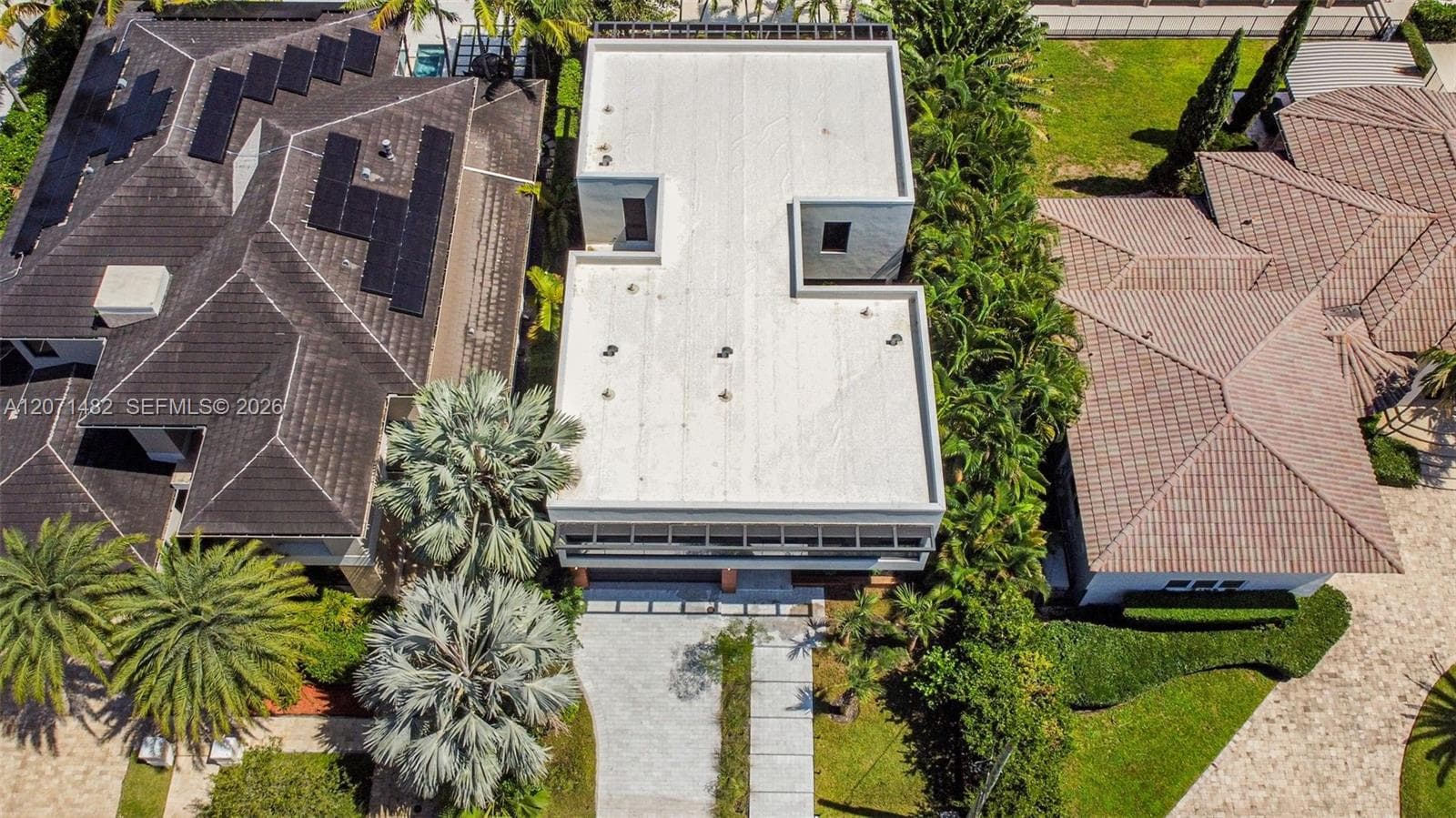 620 Solar Isle Dr