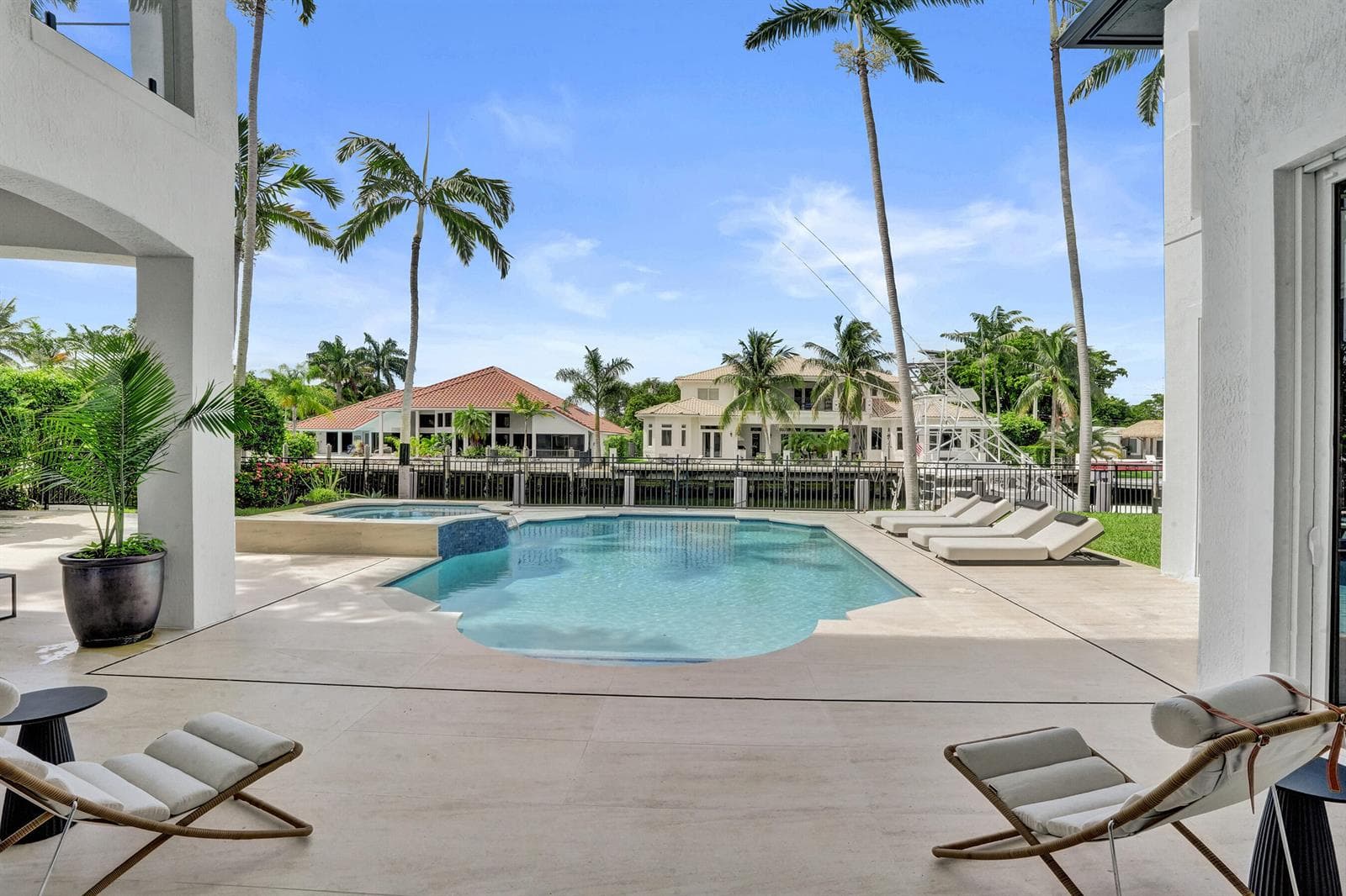 30 S Compass Dr