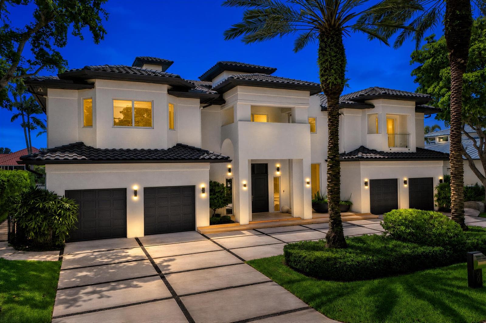 30 S Compass Dr