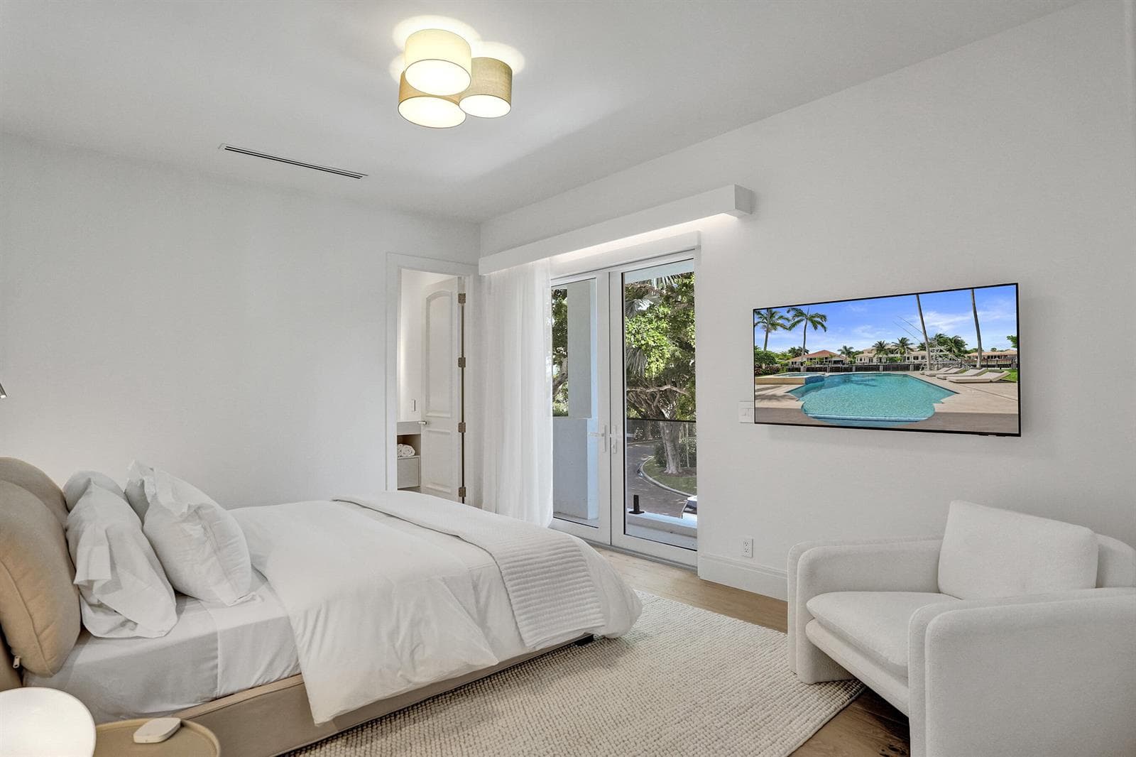 30 S Compass Dr