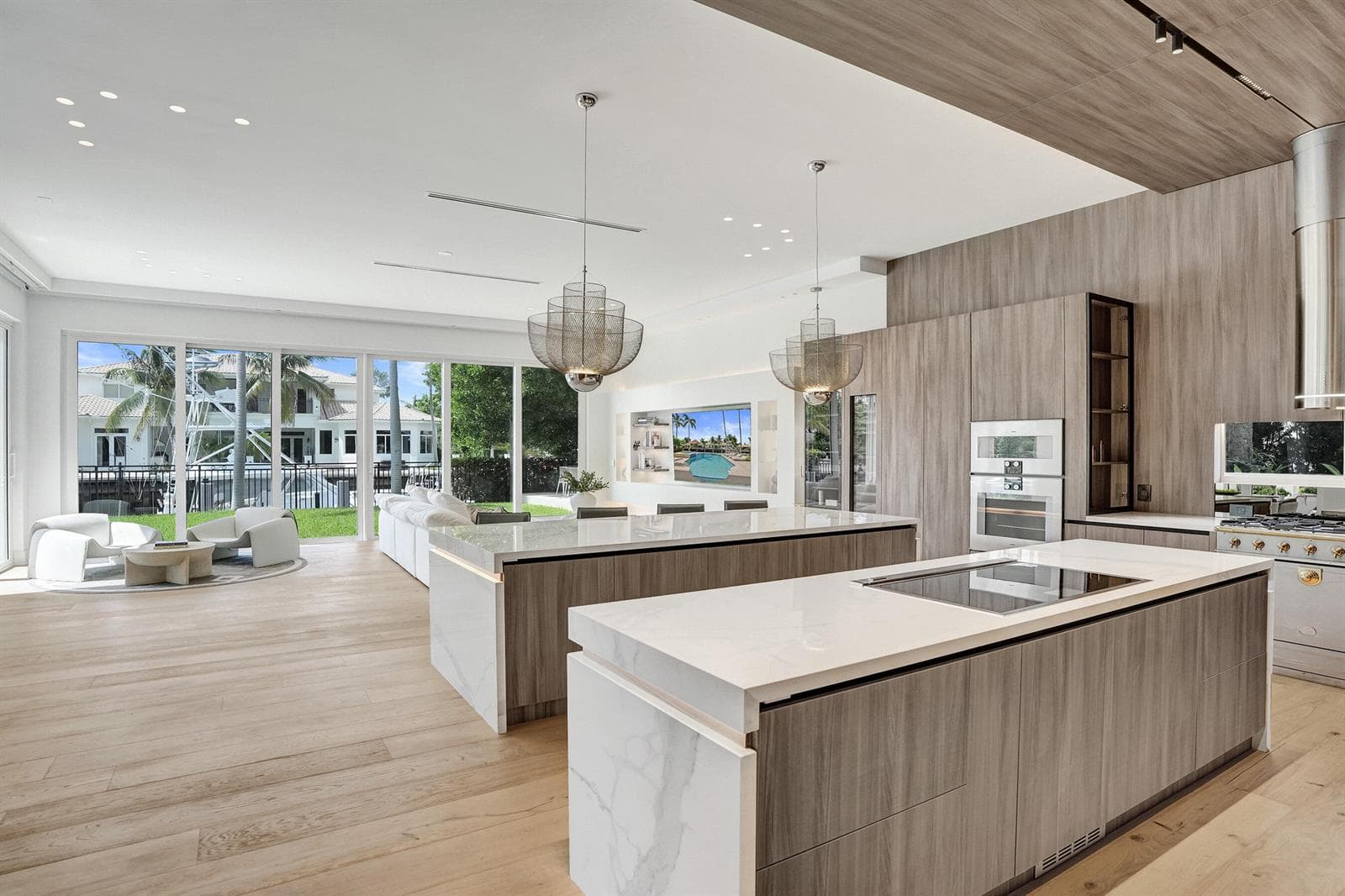 30 S Compass Dr