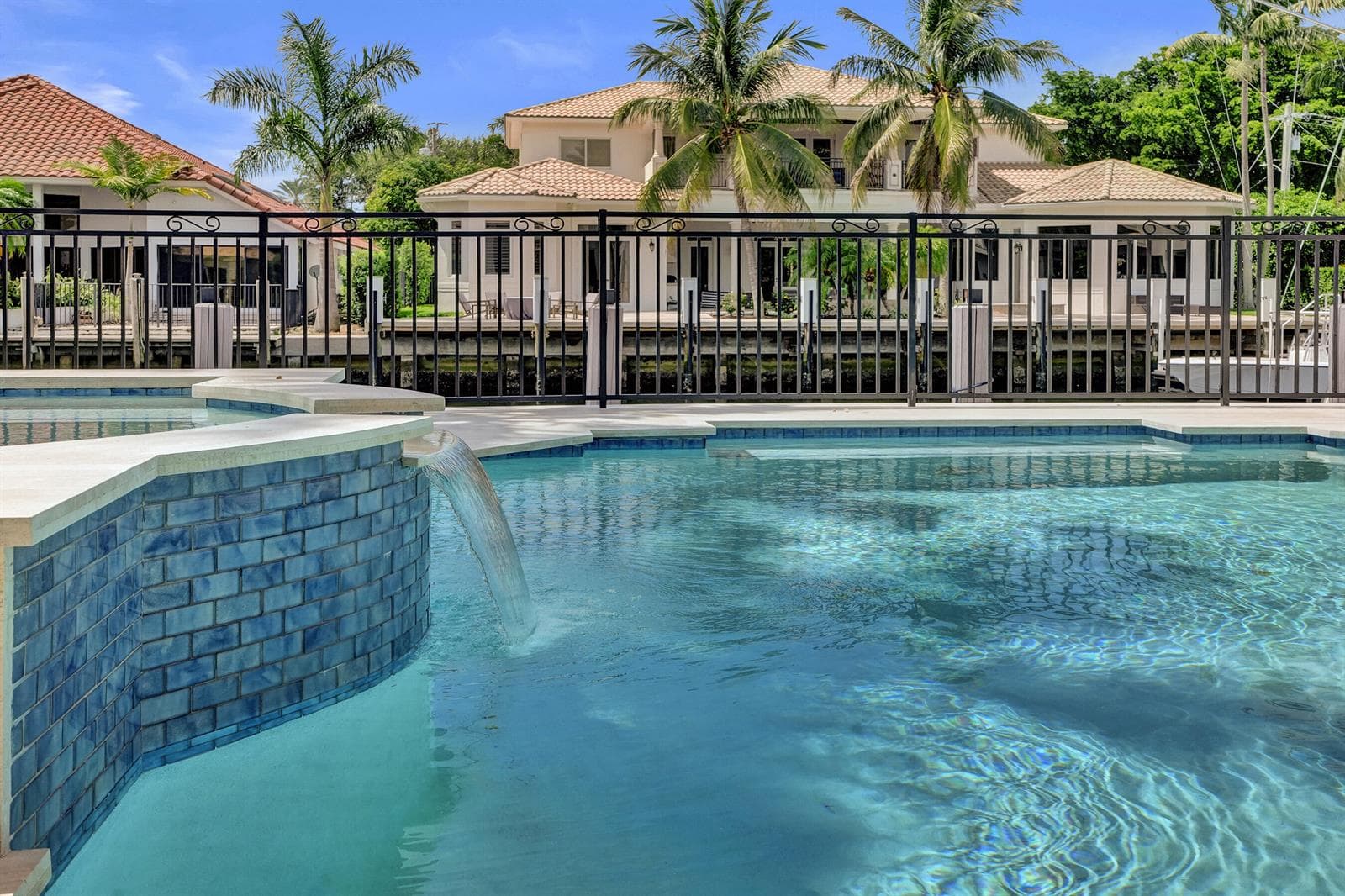 30 S Compass Dr