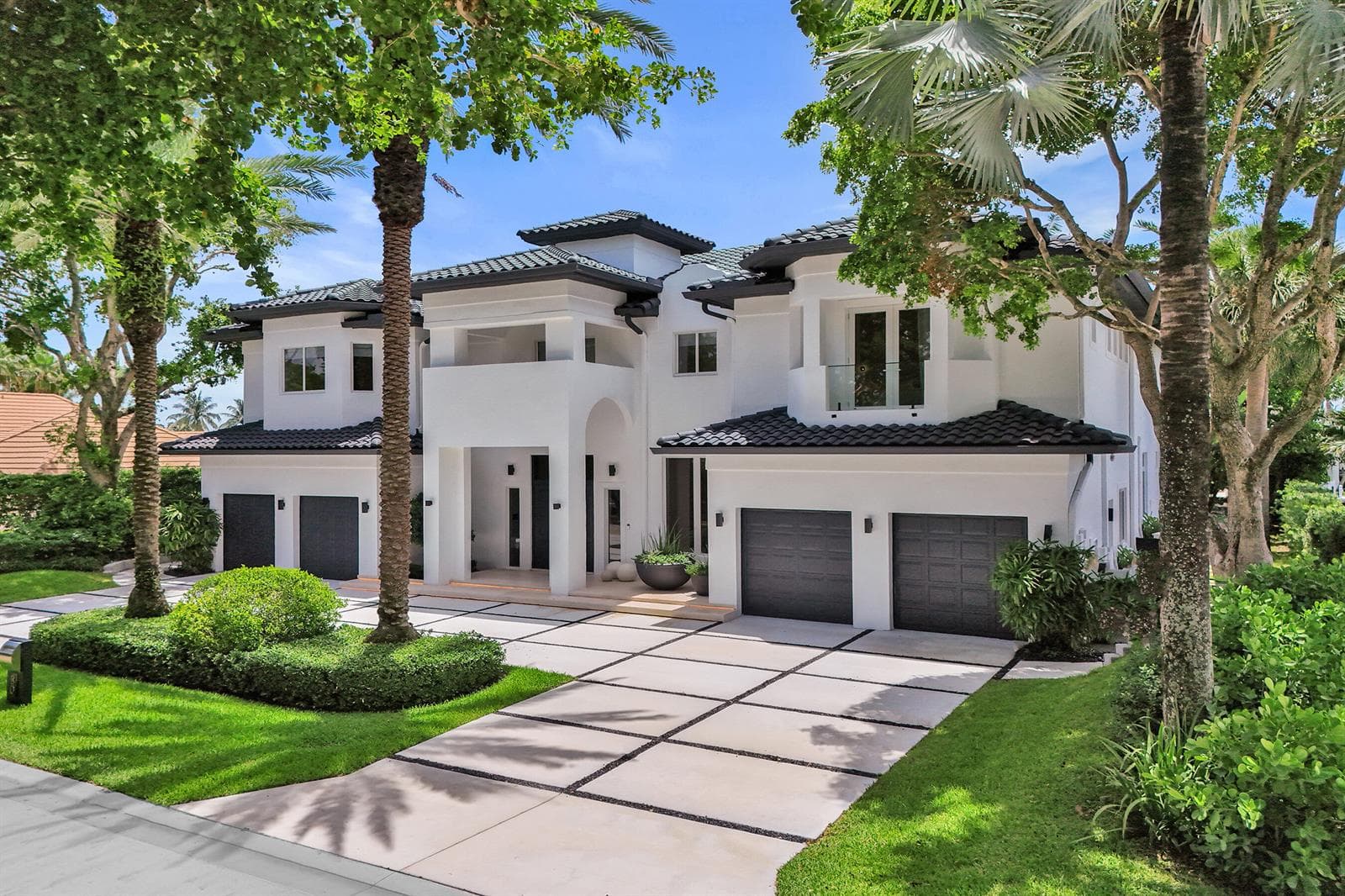 30 S Compass Dr