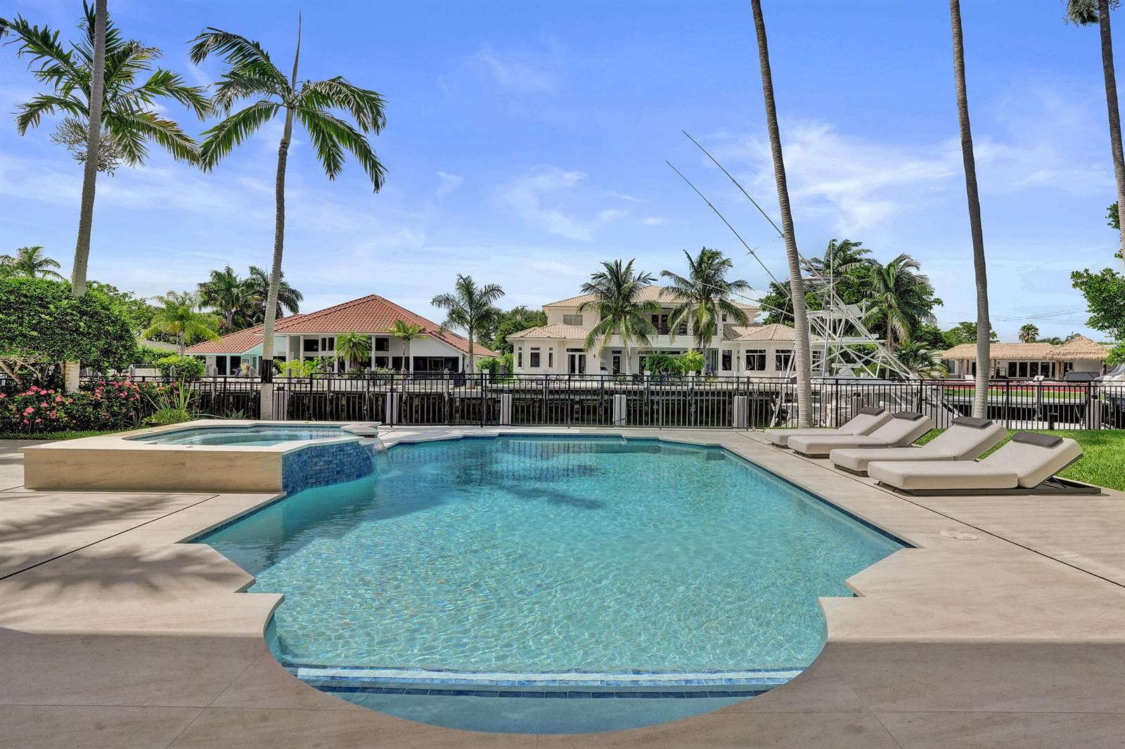 30 S Compass Dr