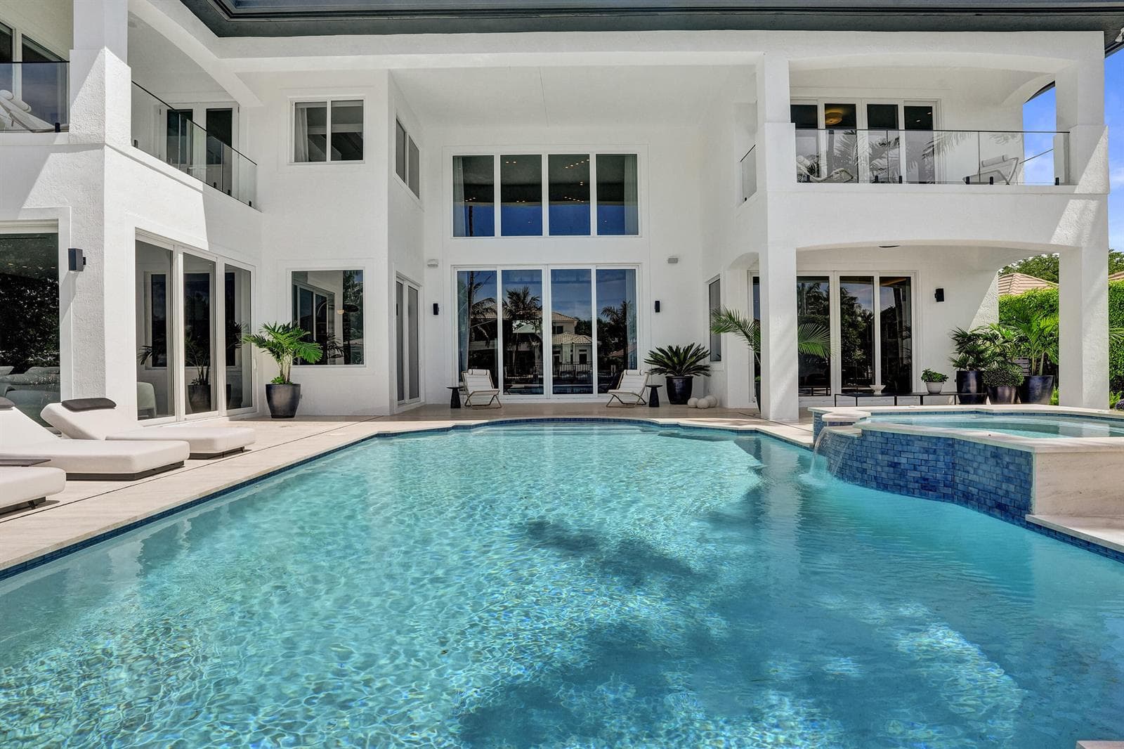 30 S Compass Dr