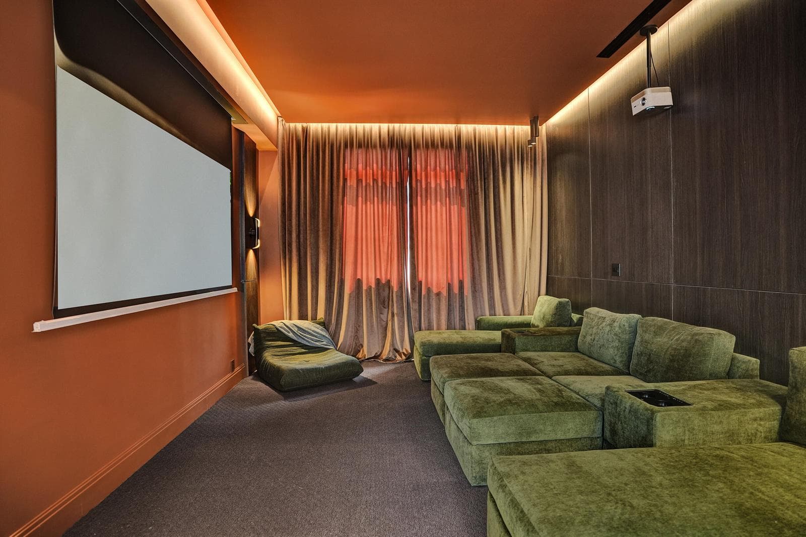 30 S Compass Dr