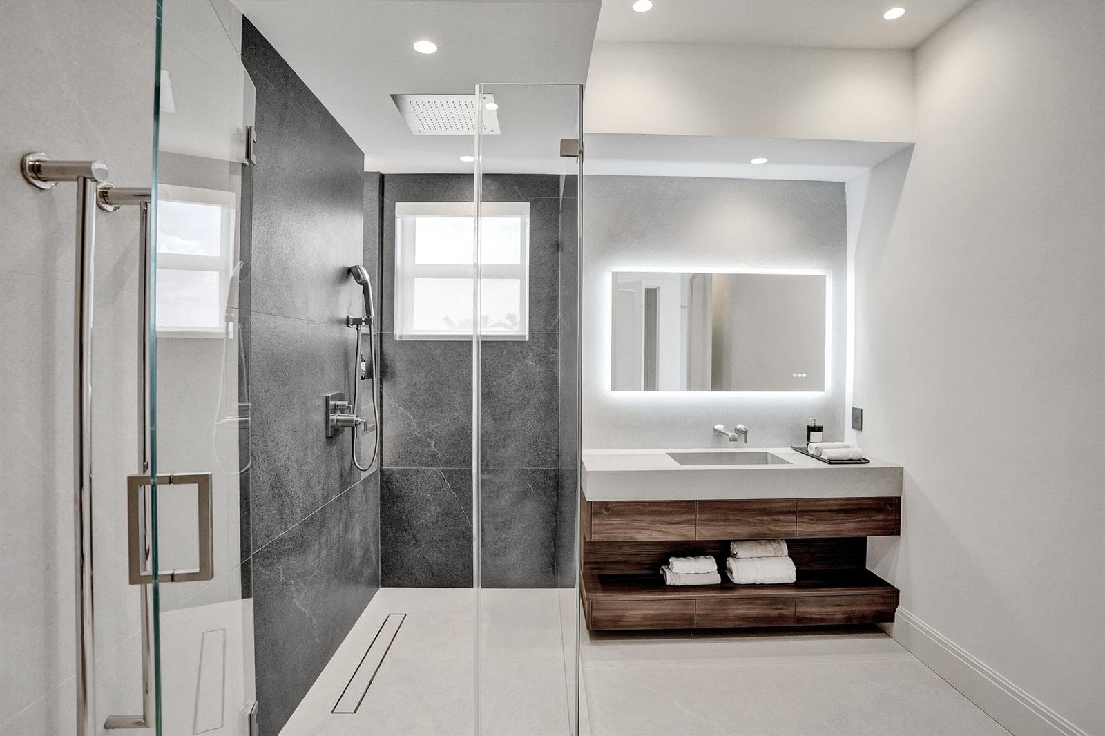 30 S Compass Dr