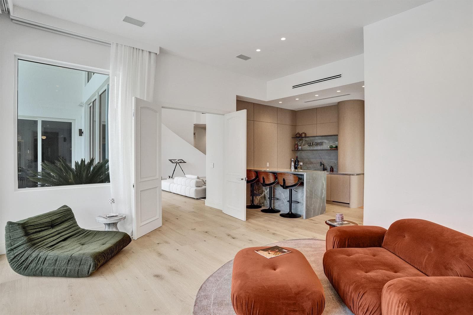 30 S Compass Dr