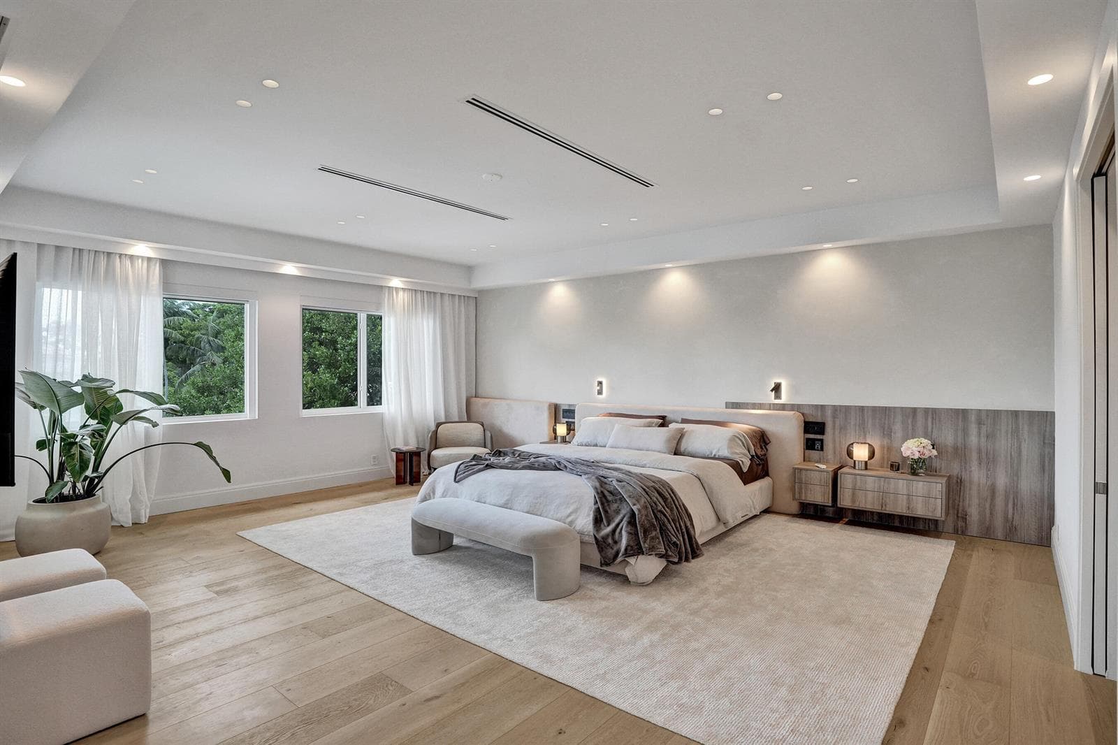 30 S Compass Dr