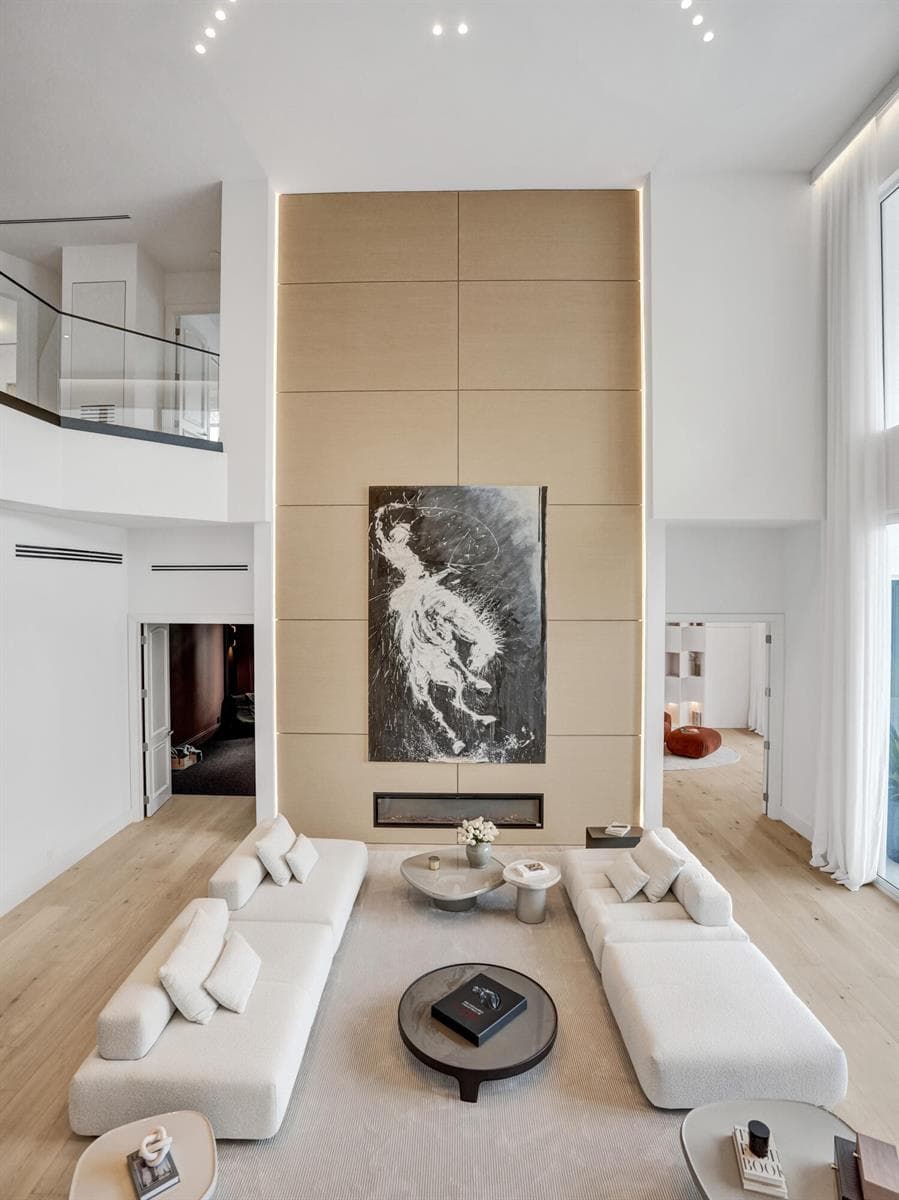 30 S Compass Dr