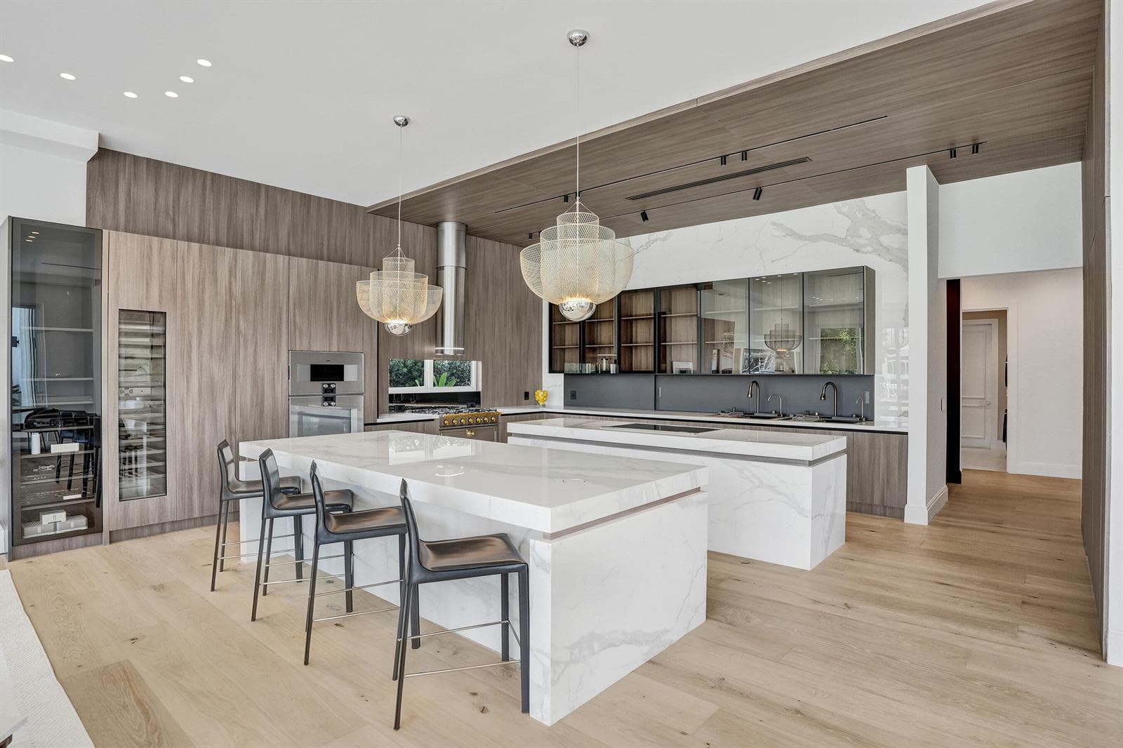 30 S Compass Dr