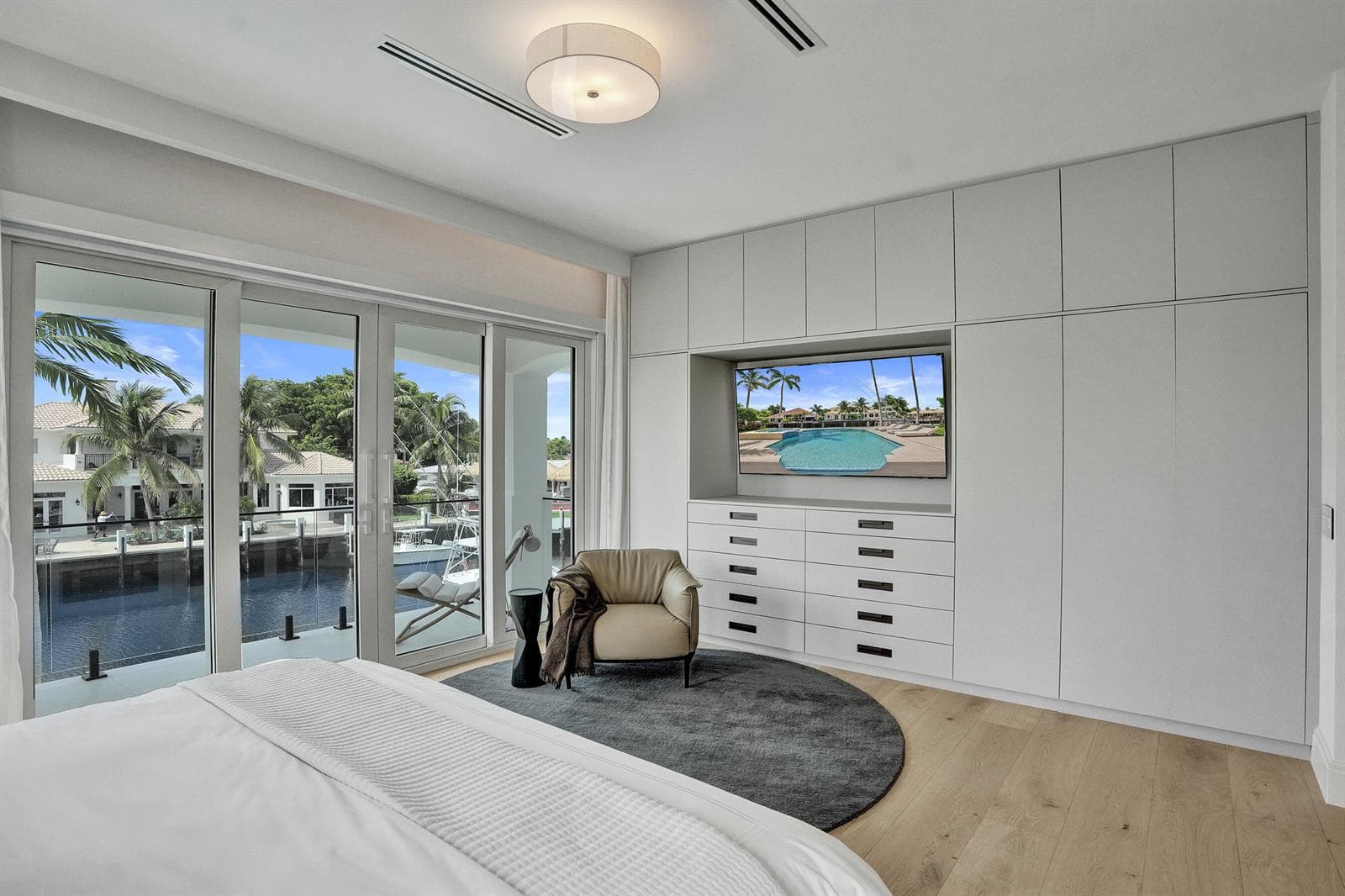 30 S Compass Dr