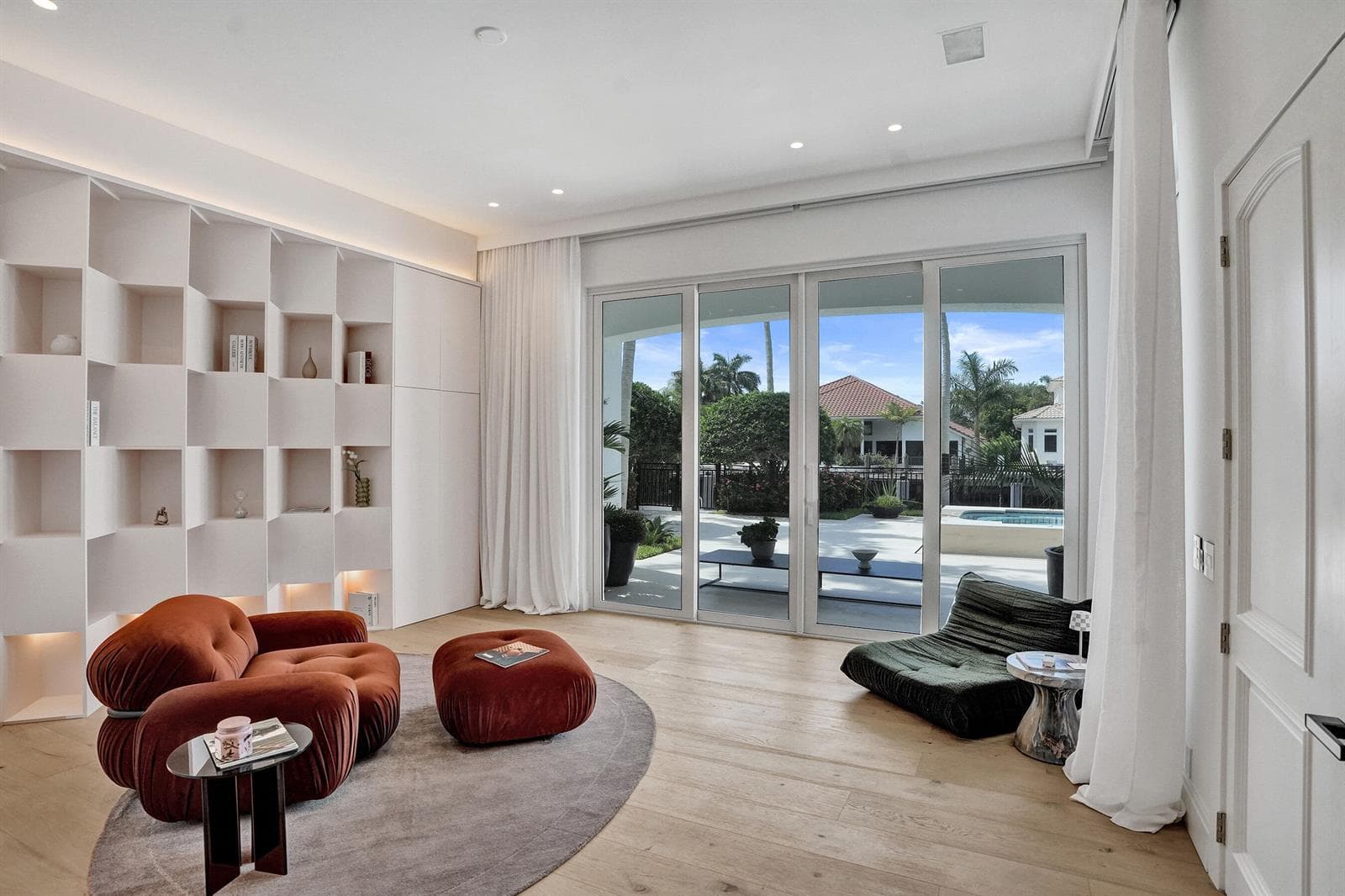 30 S Compass Dr