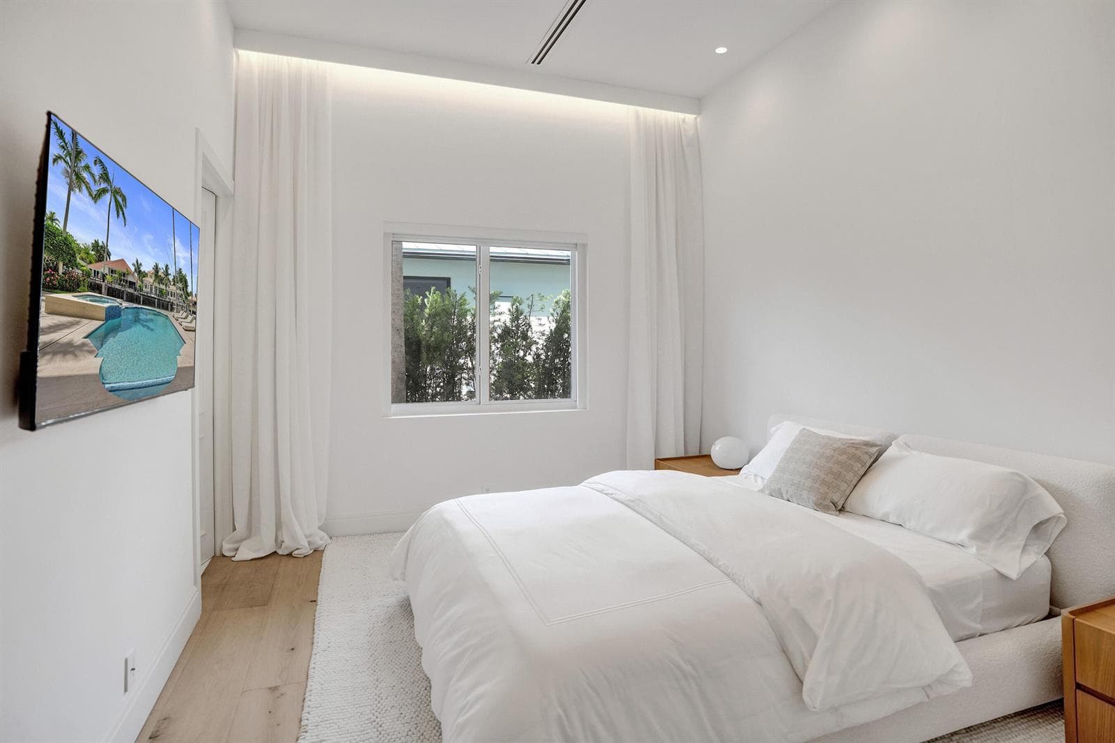 30 S Compass Dr
