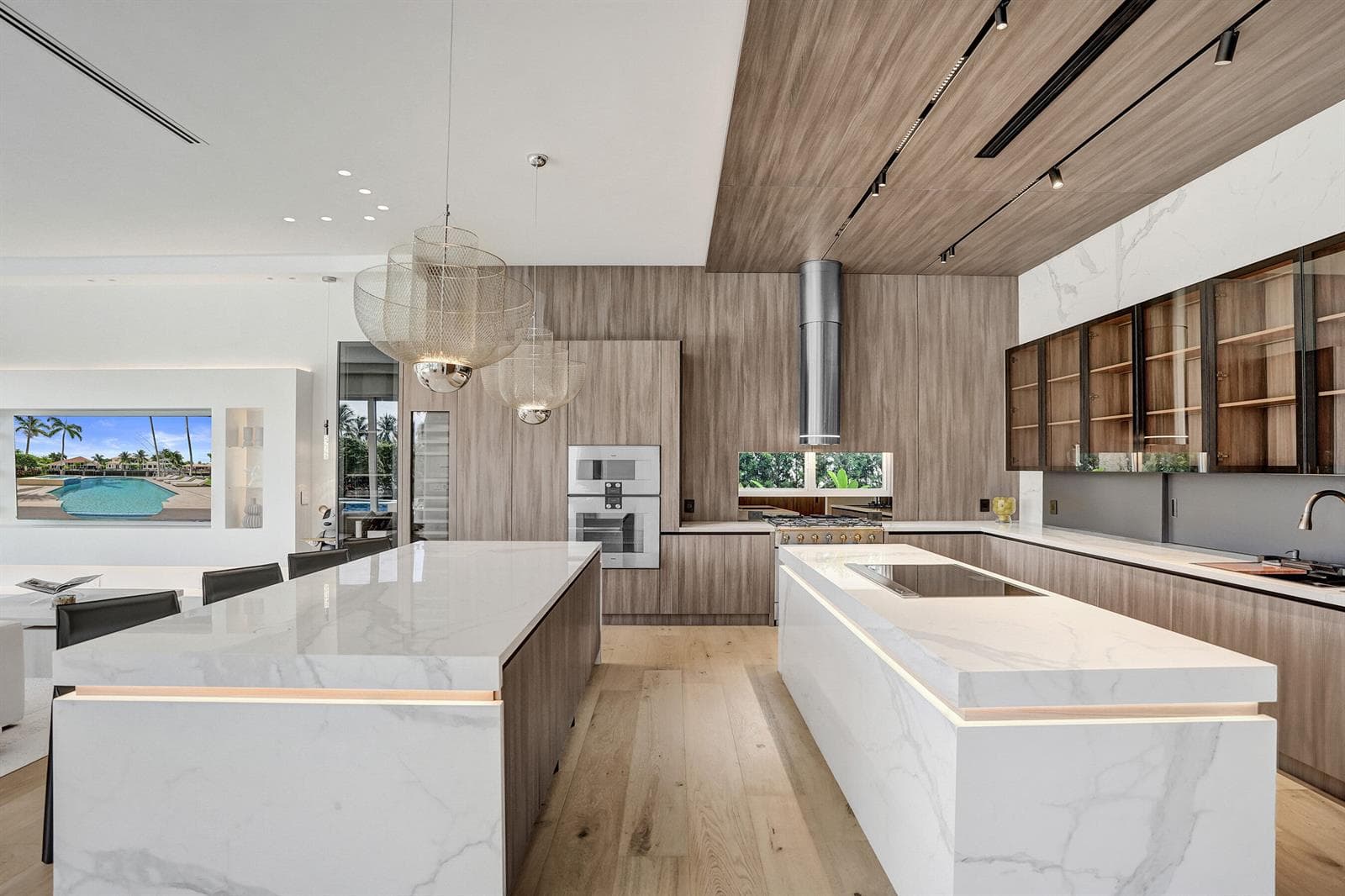 30 S Compass Dr