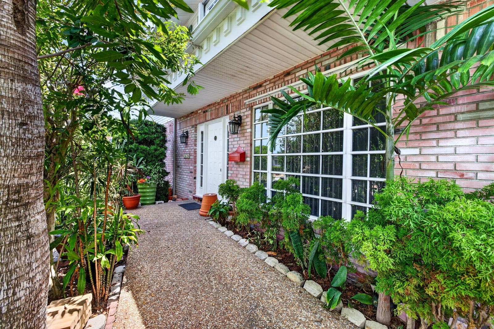1636 SE 14th St