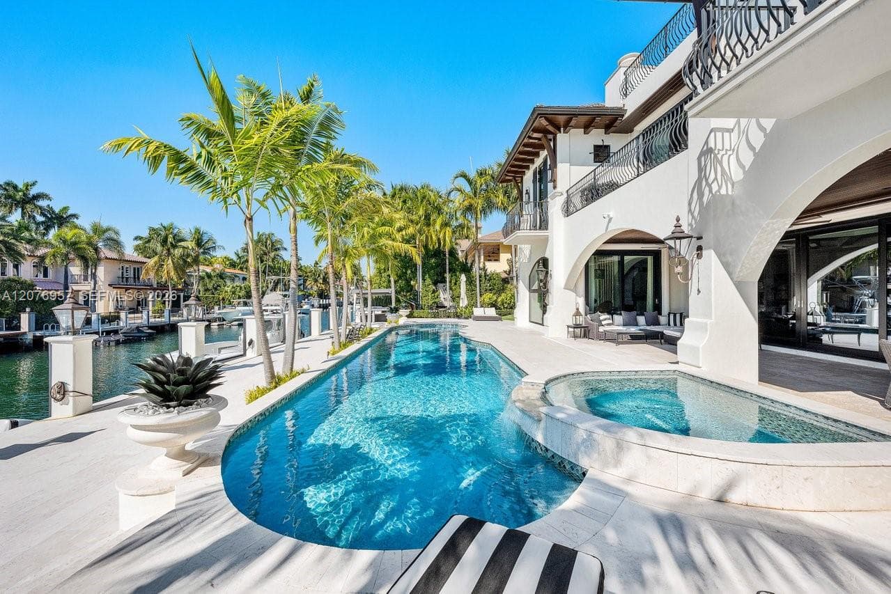 633 Isle of Palms Dr