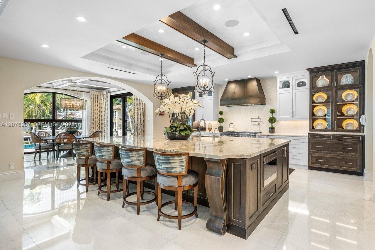 633 Isle of Palms Dr
