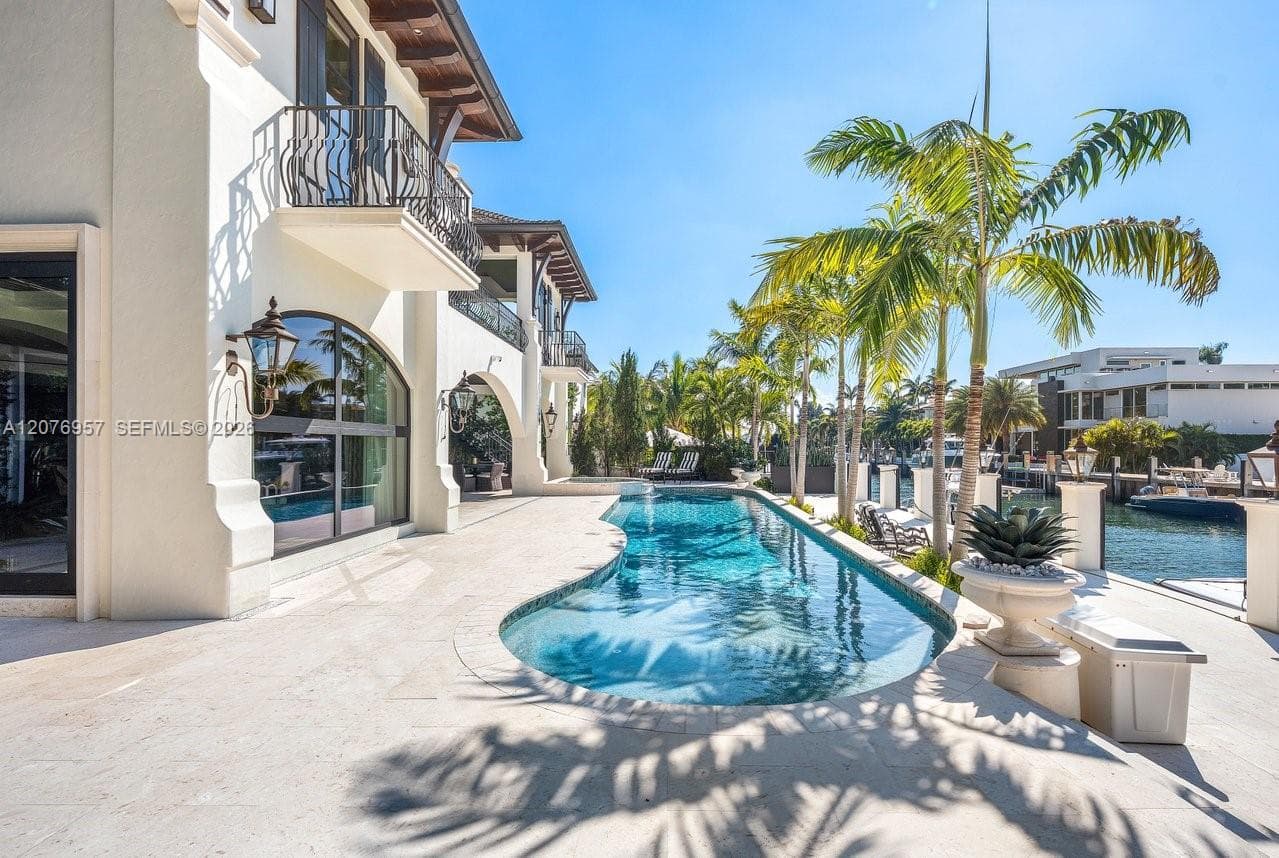 633 Isle of Palms Dr