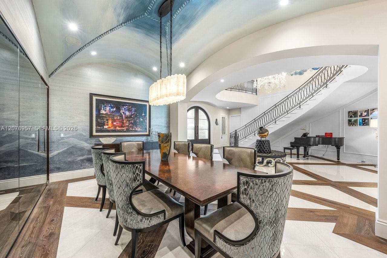 633 Isle of Palms Dr