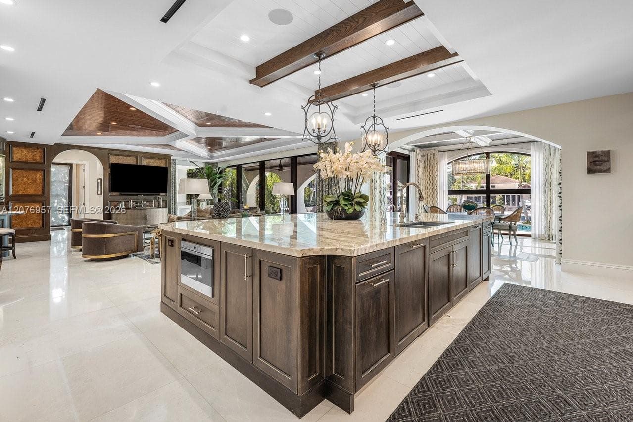 633 Isle of Palms Dr