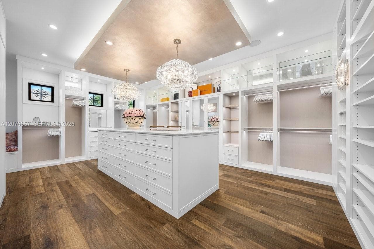 633 Isle of Palms Dr