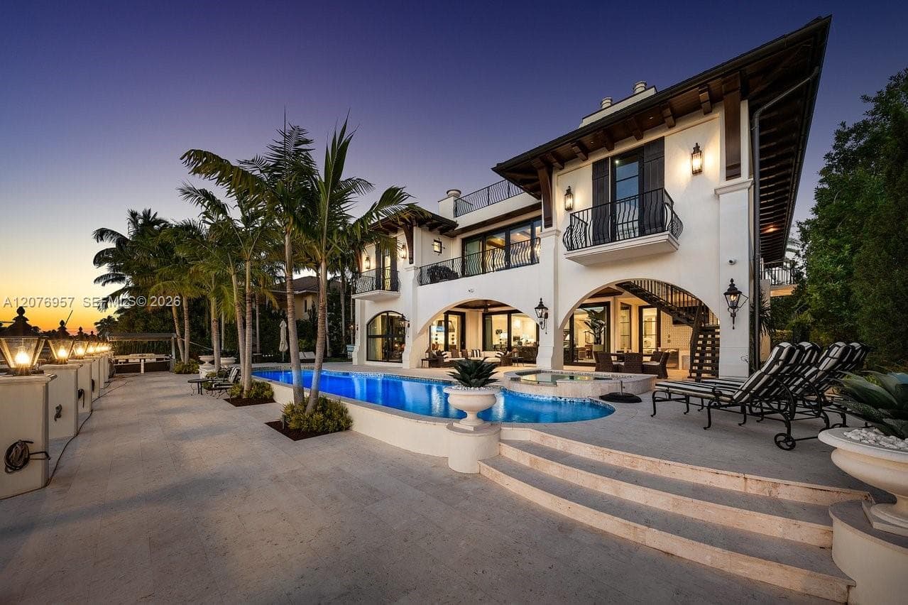 633 Isle of Palms Dr