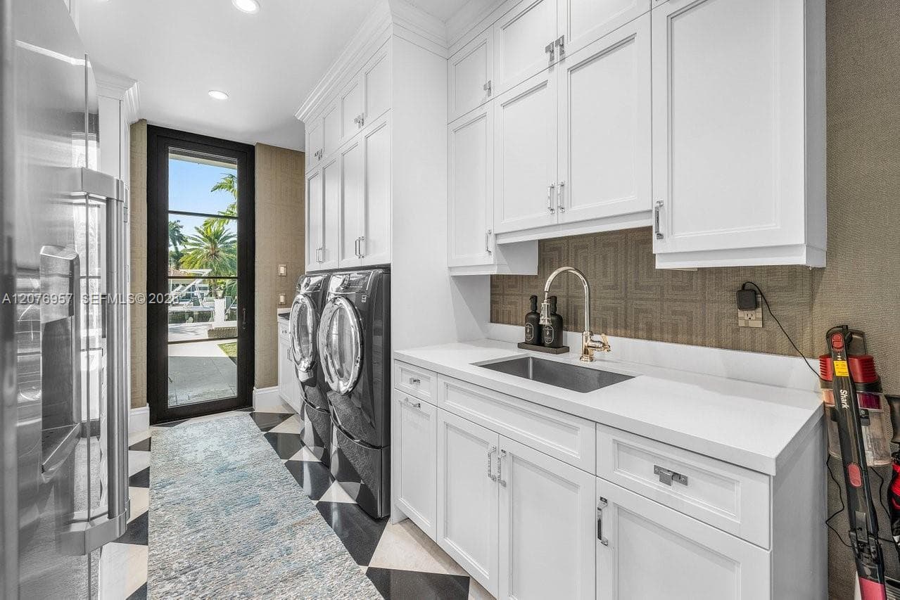 633 Isle of Palms Dr