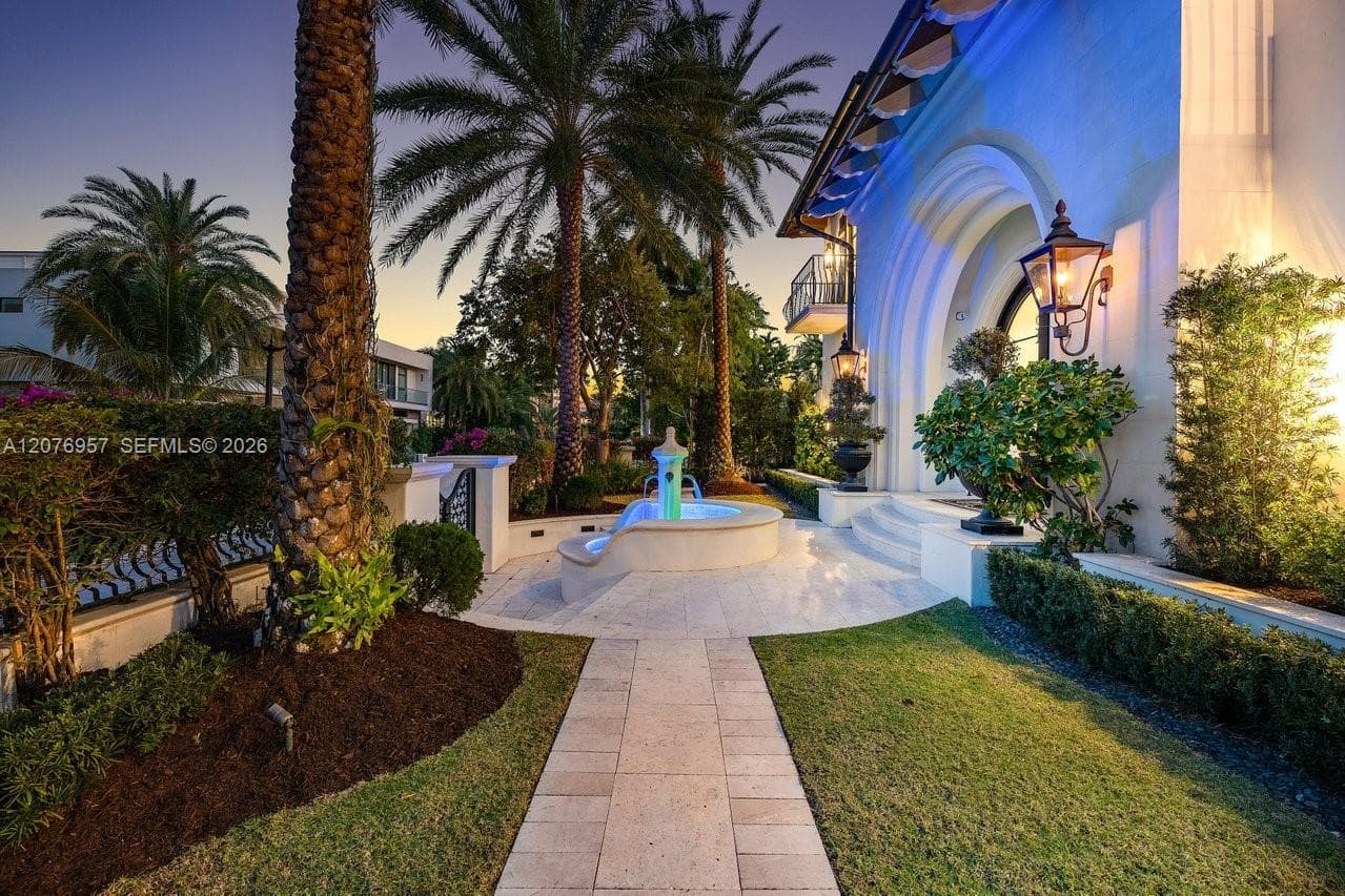 633 Isle of Palms Dr