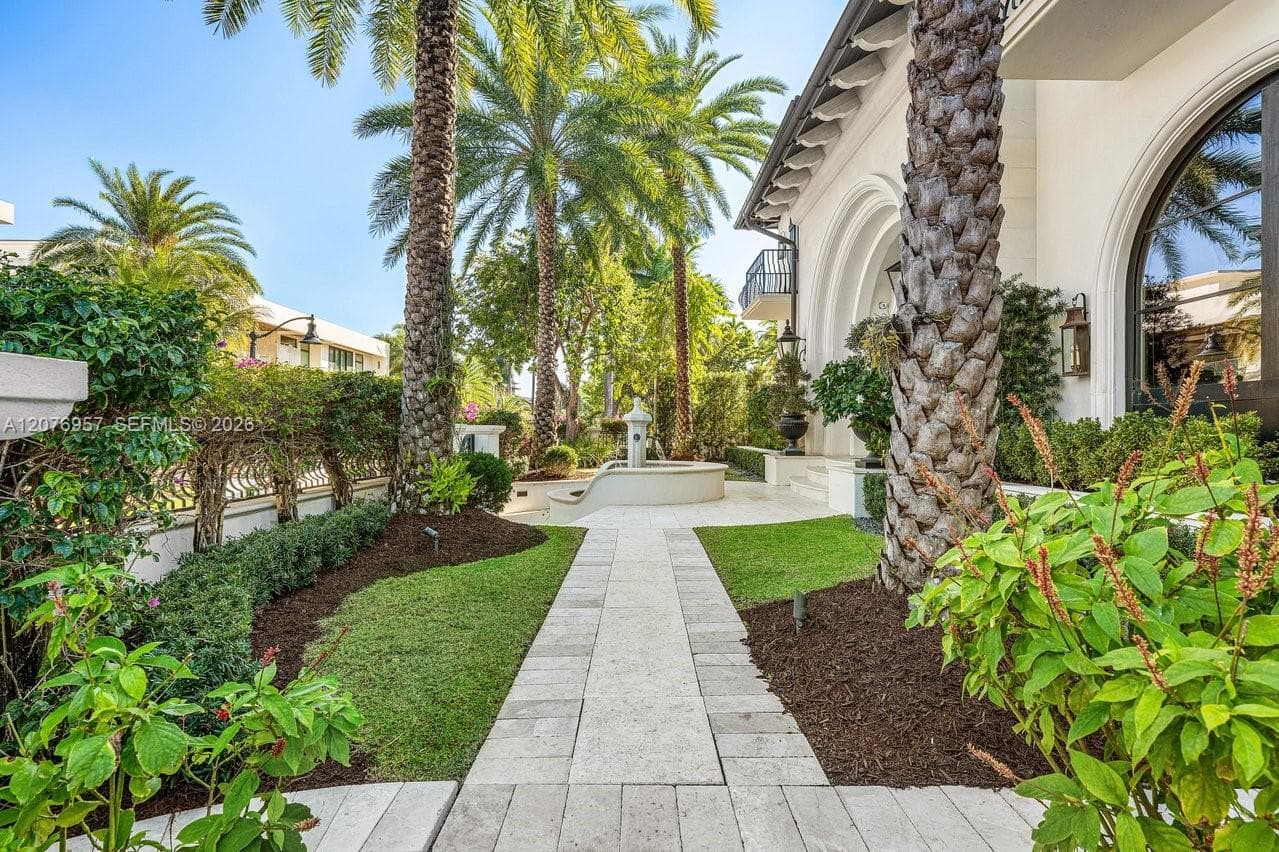 633 Isle of Palms Dr