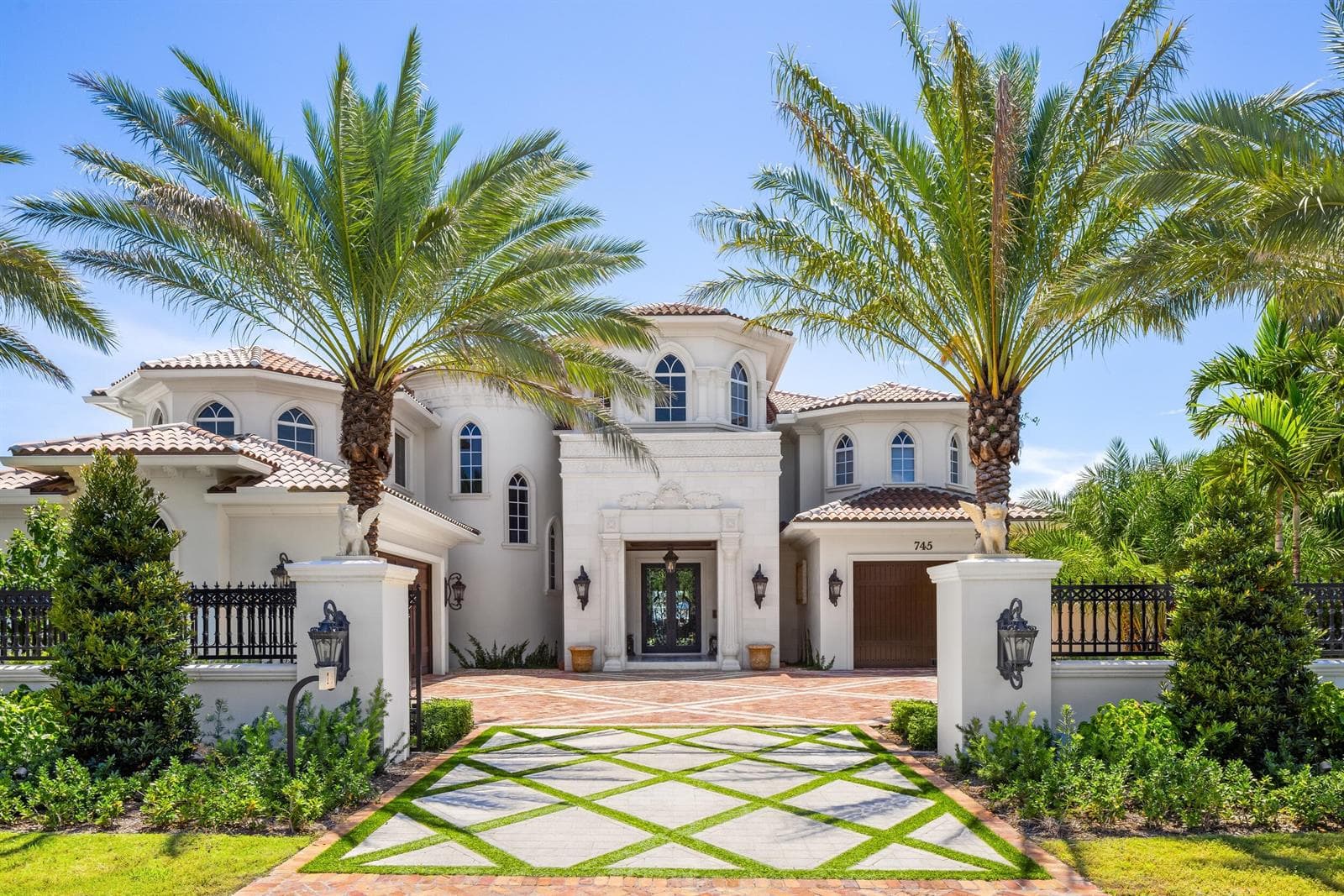 745 Middle River Dr