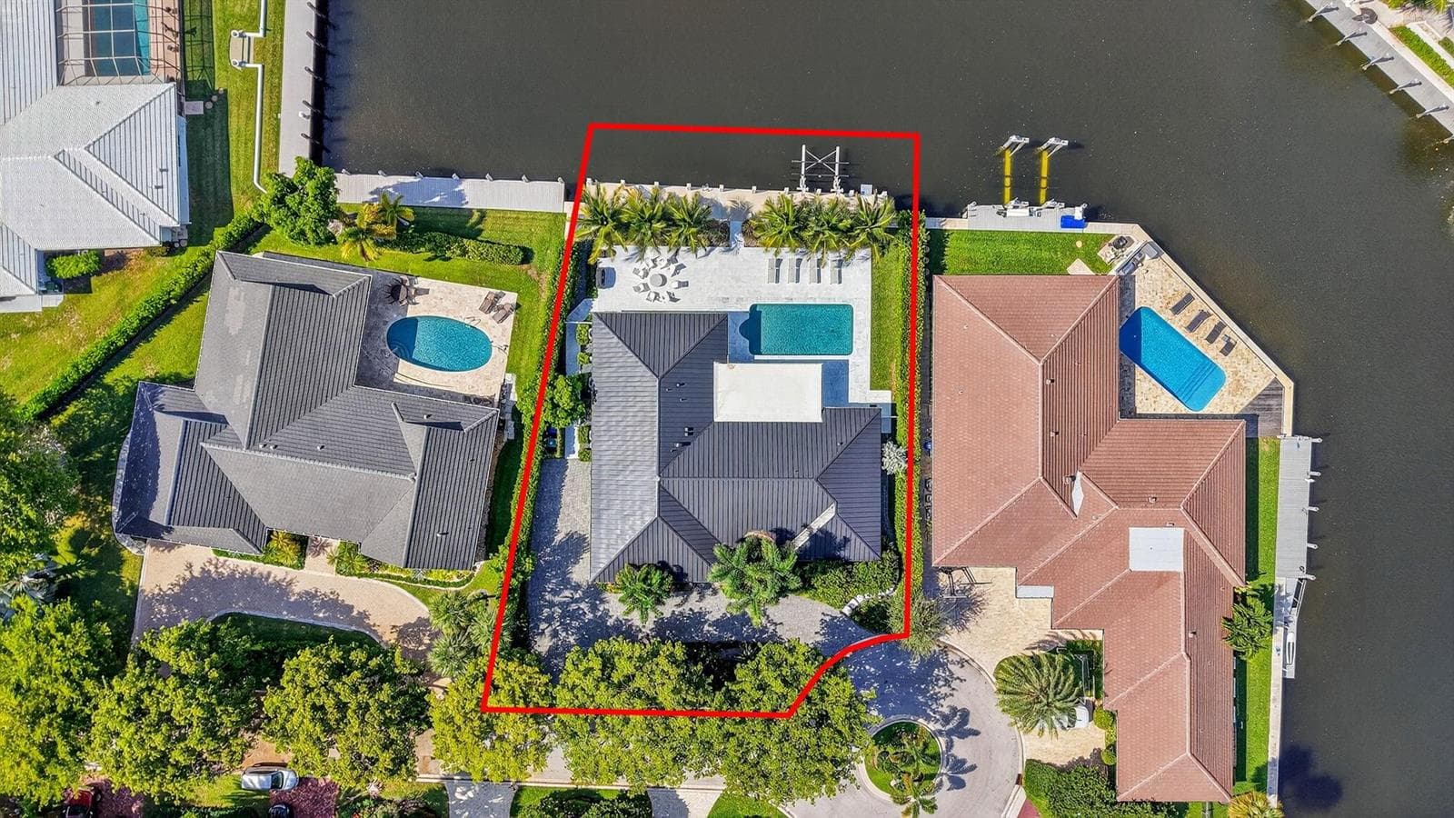 41 S Compass Dr