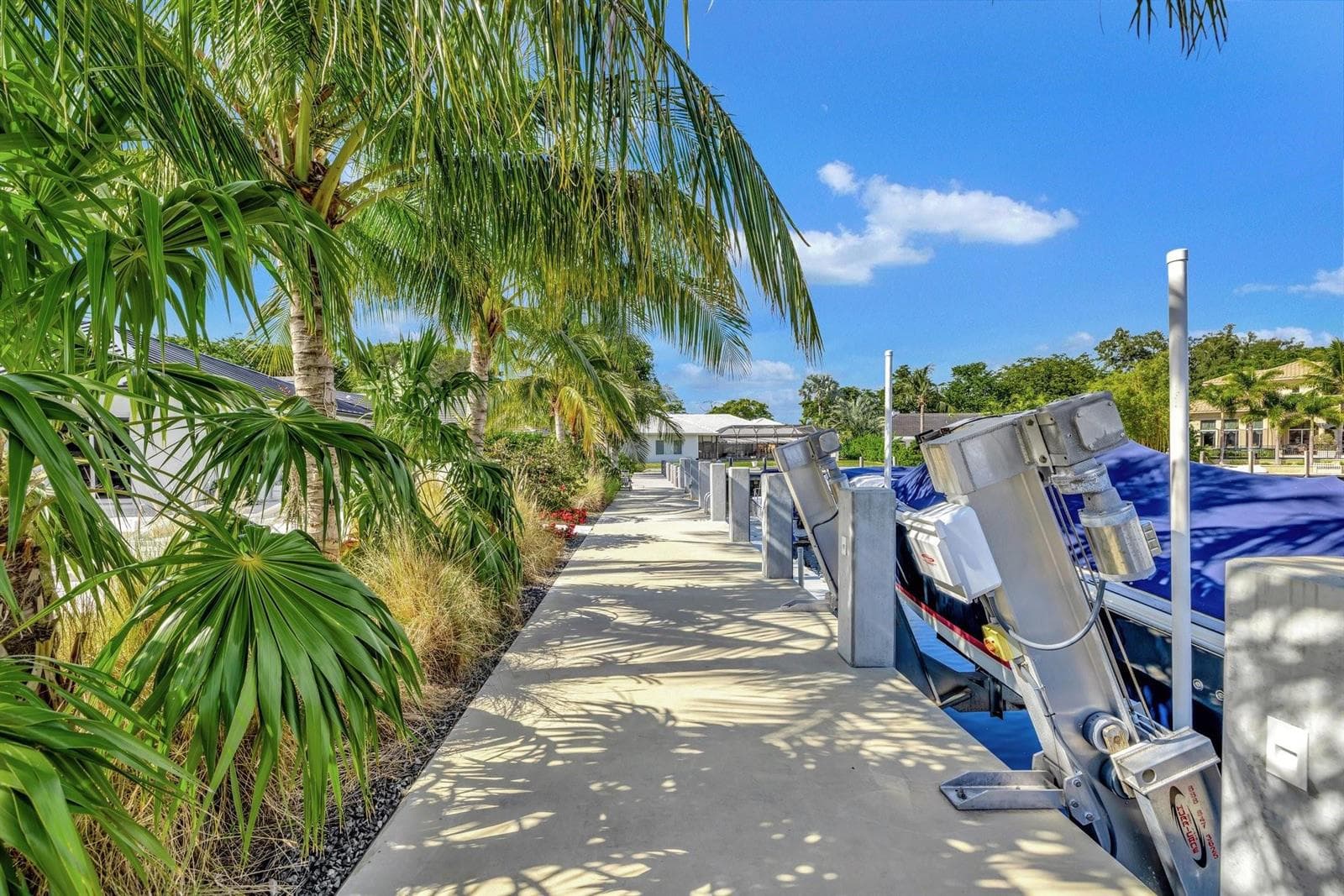 41 S Compass Dr