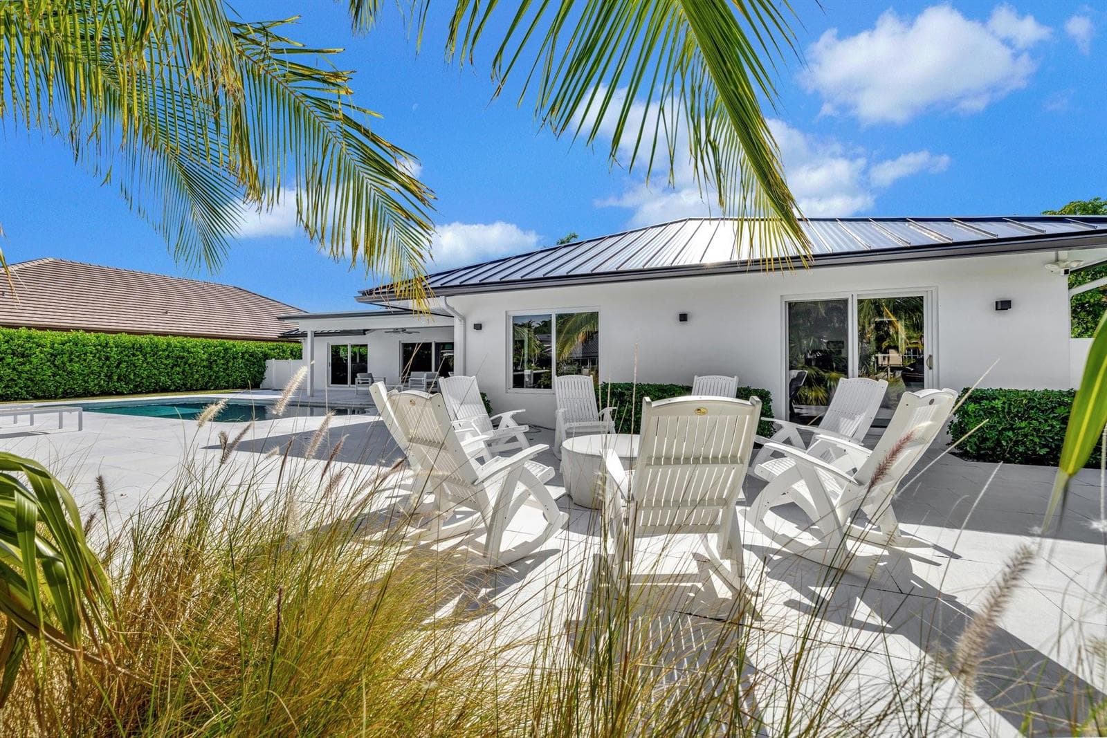 41 S Compass Dr