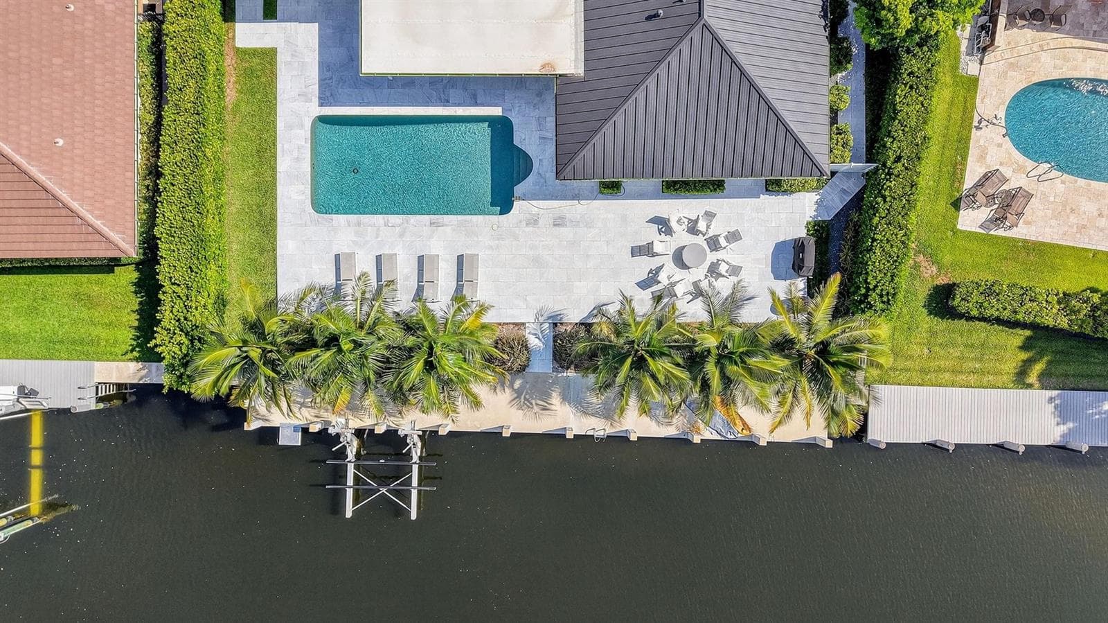 41 S Compass Dr