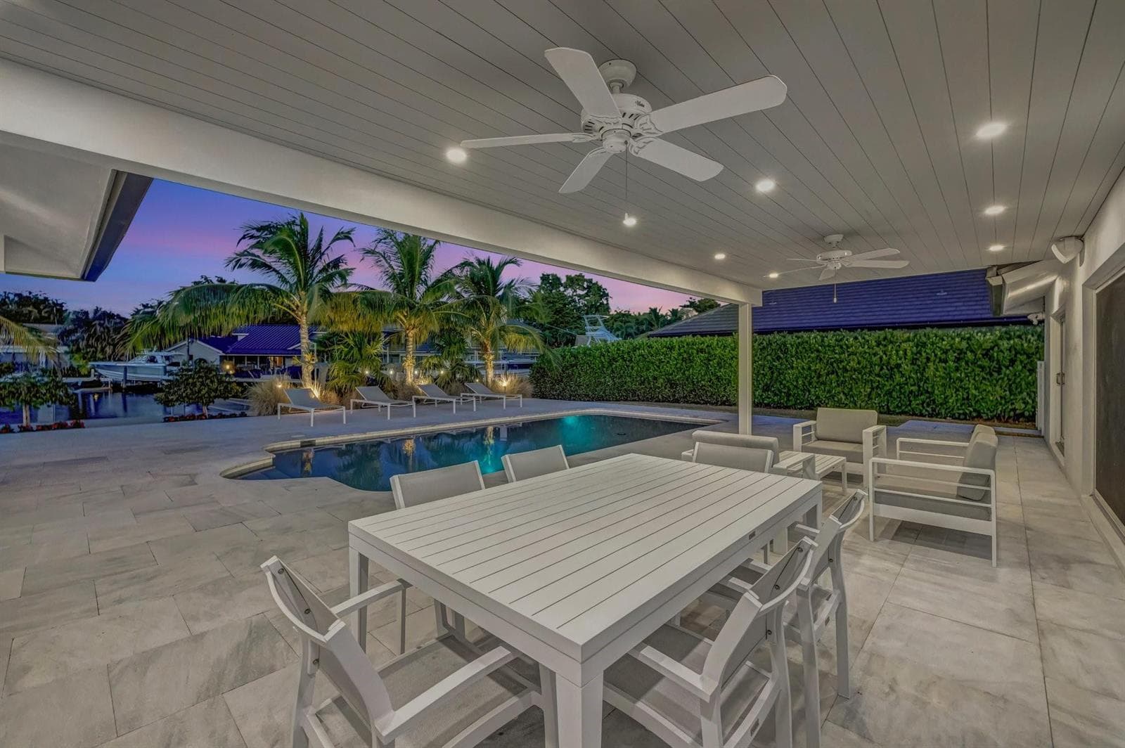 41 S Compass Dr