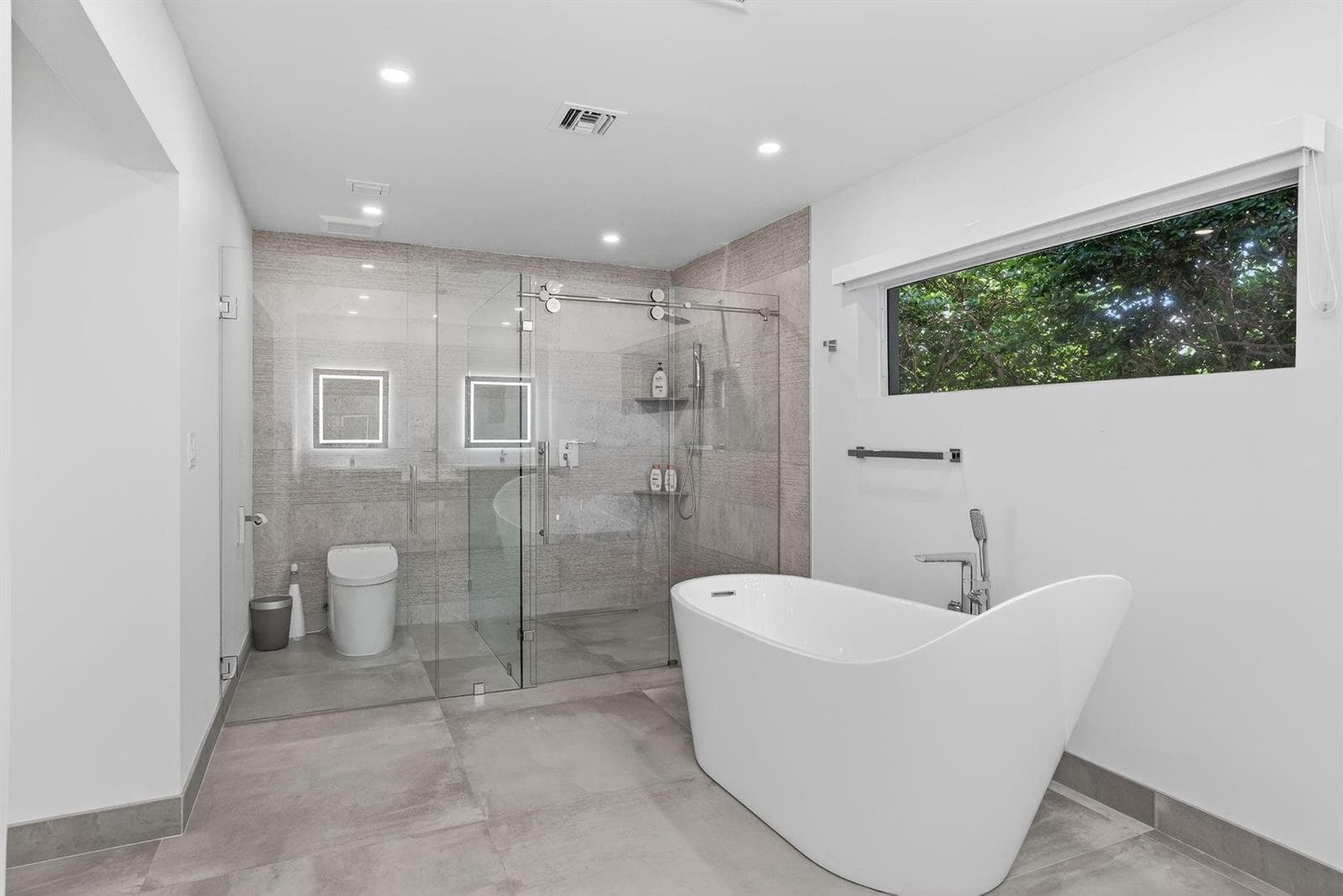 41 S Compass Dr