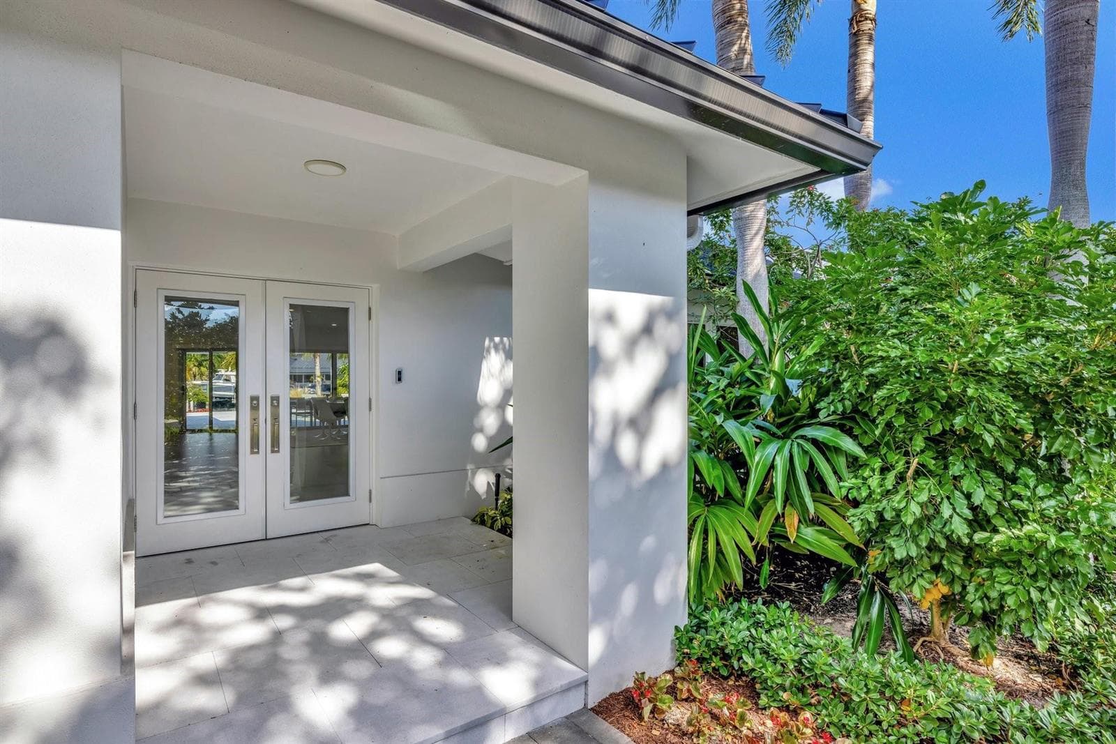 41 S Compass Dr