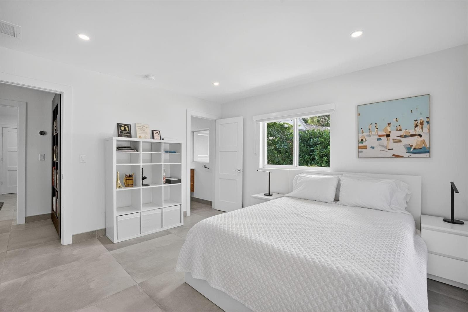 41 S Compass Dr