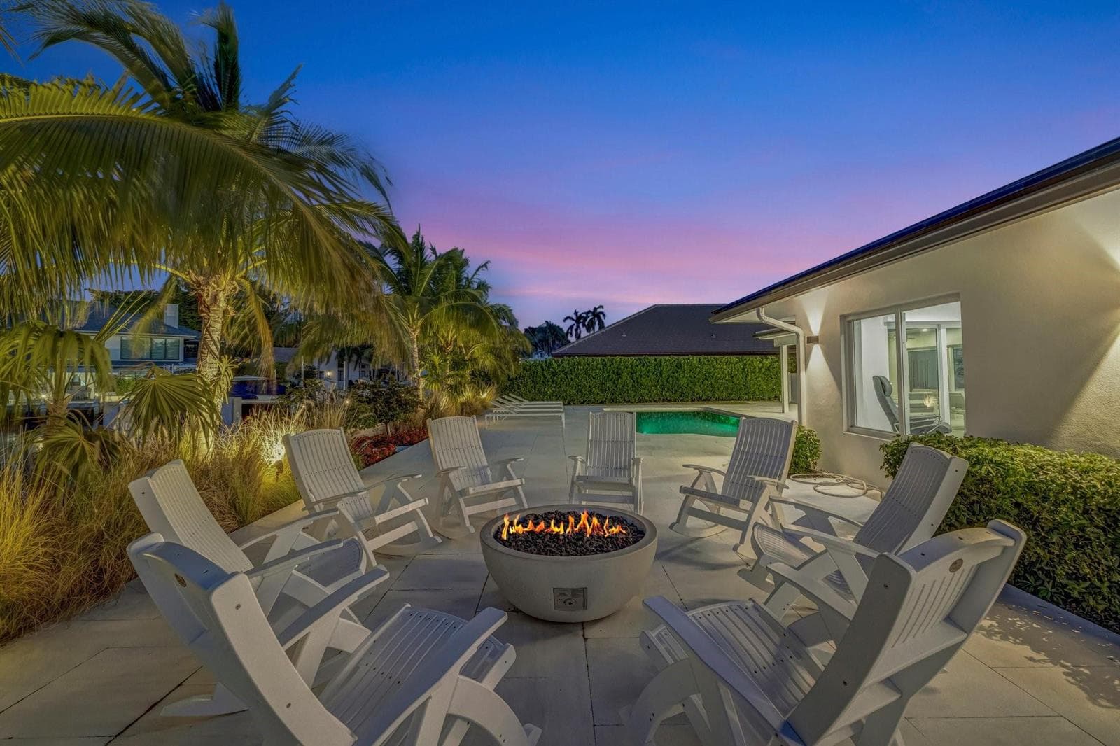 41 S Compass Dr
